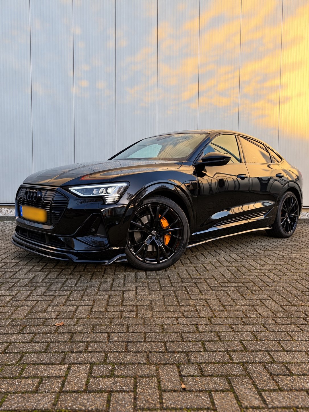Audi e-tron 55 Quattro Sportback 408pk 2022 Zwart, Auto's, Automaat, Dealer onderhouden, 1800 kg, 95 pk