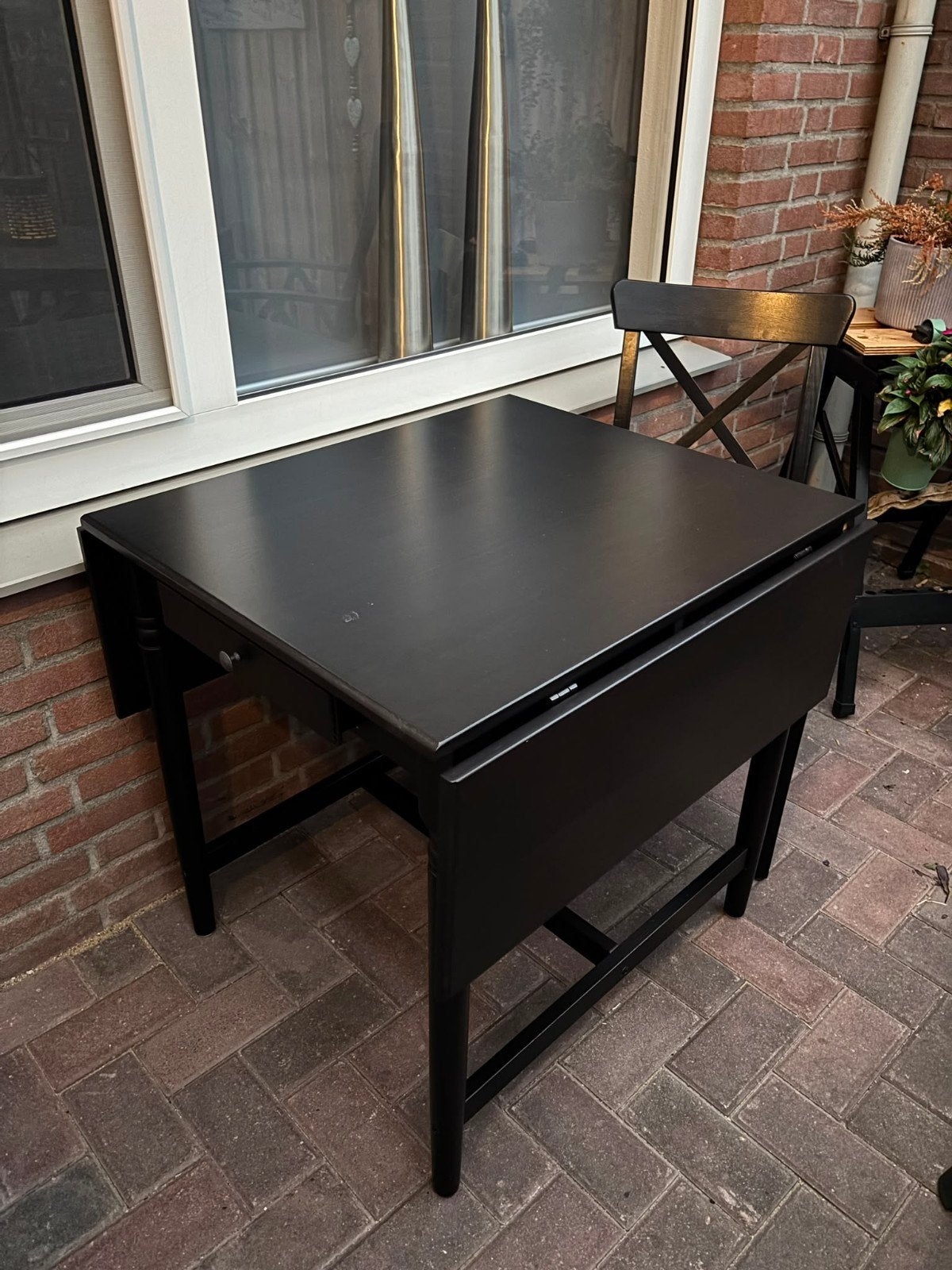 Zwarte eettafel met stoel, inklapbaar, Huis en Inrichting, Tafels | Eettafels, Gebruikt, 50 tot 100 cm, 100 tot 150 cm, tot twee personen