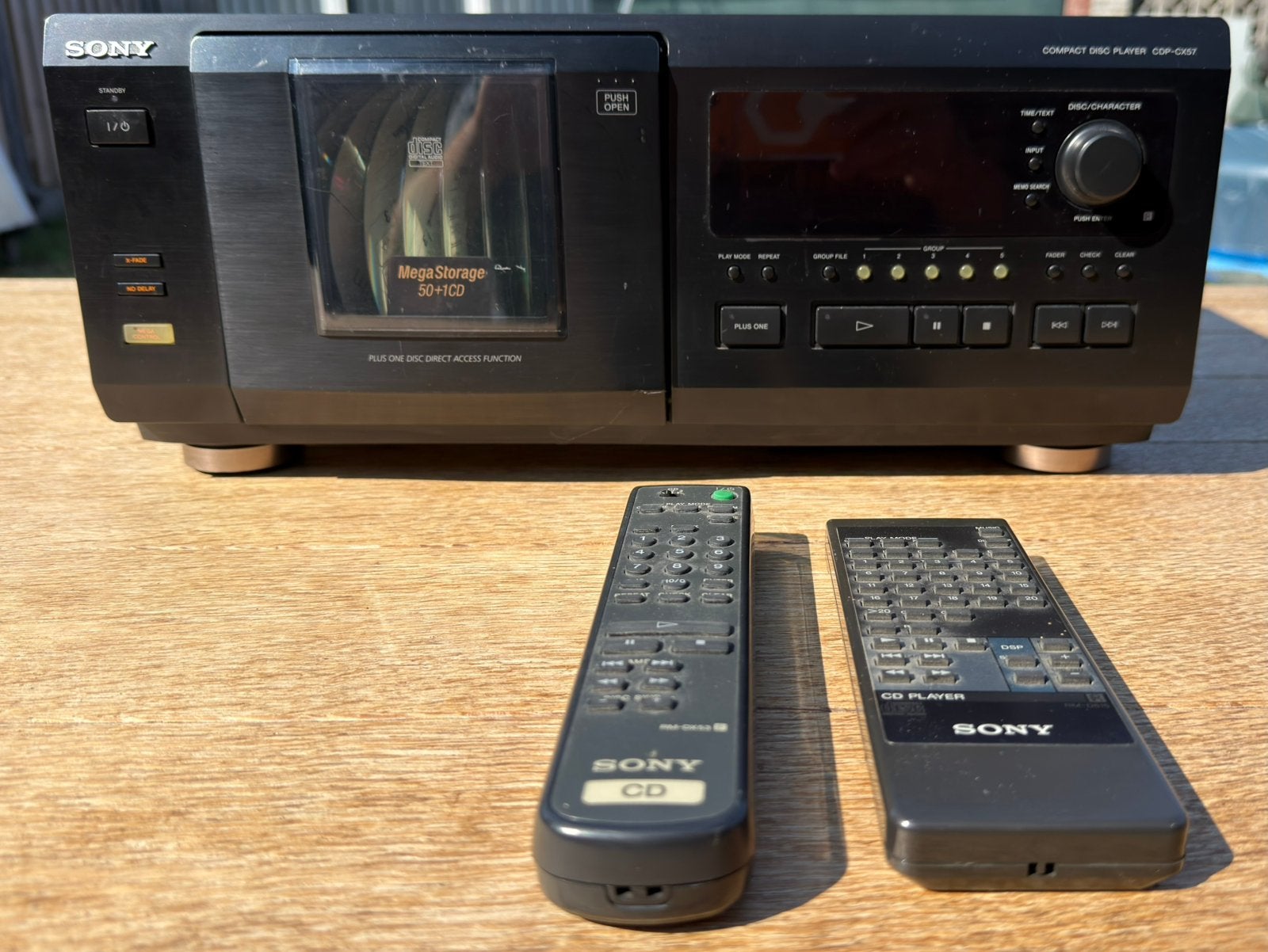 Sony CDP-CX57 51 CD-Wisselaar CD-text + 2x afstandsbediening, Audio, Tv en Foto, Cd-spelers, Ophalen of Verzenden, Zo goed als nieuw