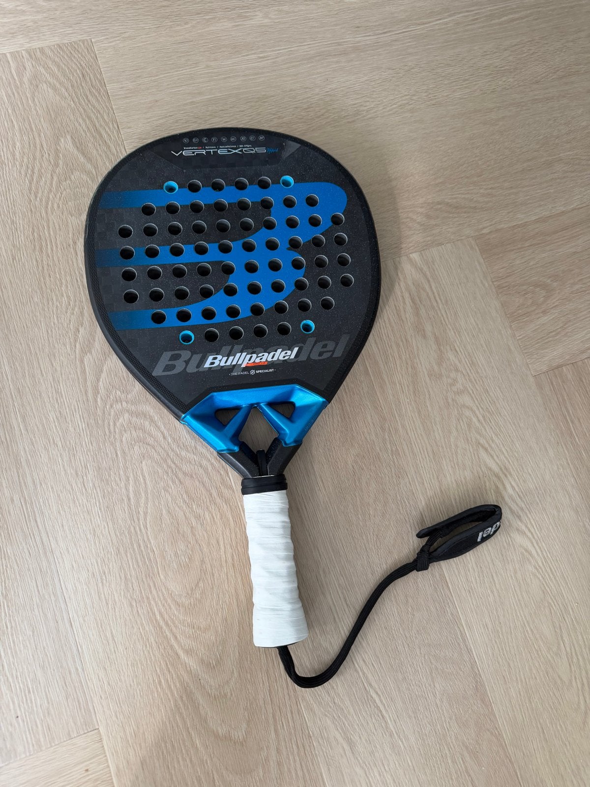 Bullpadel Vertex 05 Padelracket zo goed als nieuw, Sport en Fitness, Padel, Ophalen of Verzenden, Gebruikt, Padelracket
