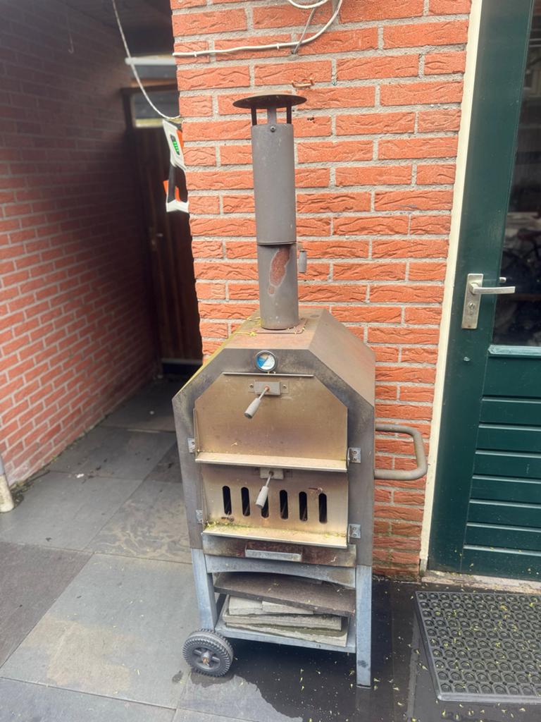 Pizzaoven / Houtoven op wielen, Ophalen, Gebruikt