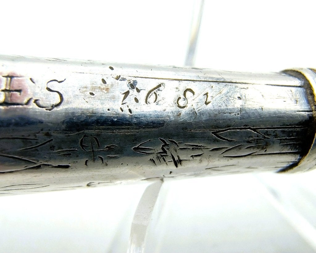 Museaal Fries zilveren mesheft met stalen lemmet, 1681, Antiek en Kunst, Antiek | Goud en Zilver, Verzenden, Zilver