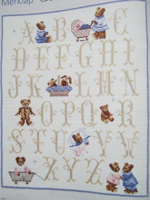 Borduurpatroon  Alfabet merklap Beren  nr 6871, Verzenden, Nieuw, Handborduren, Patroon