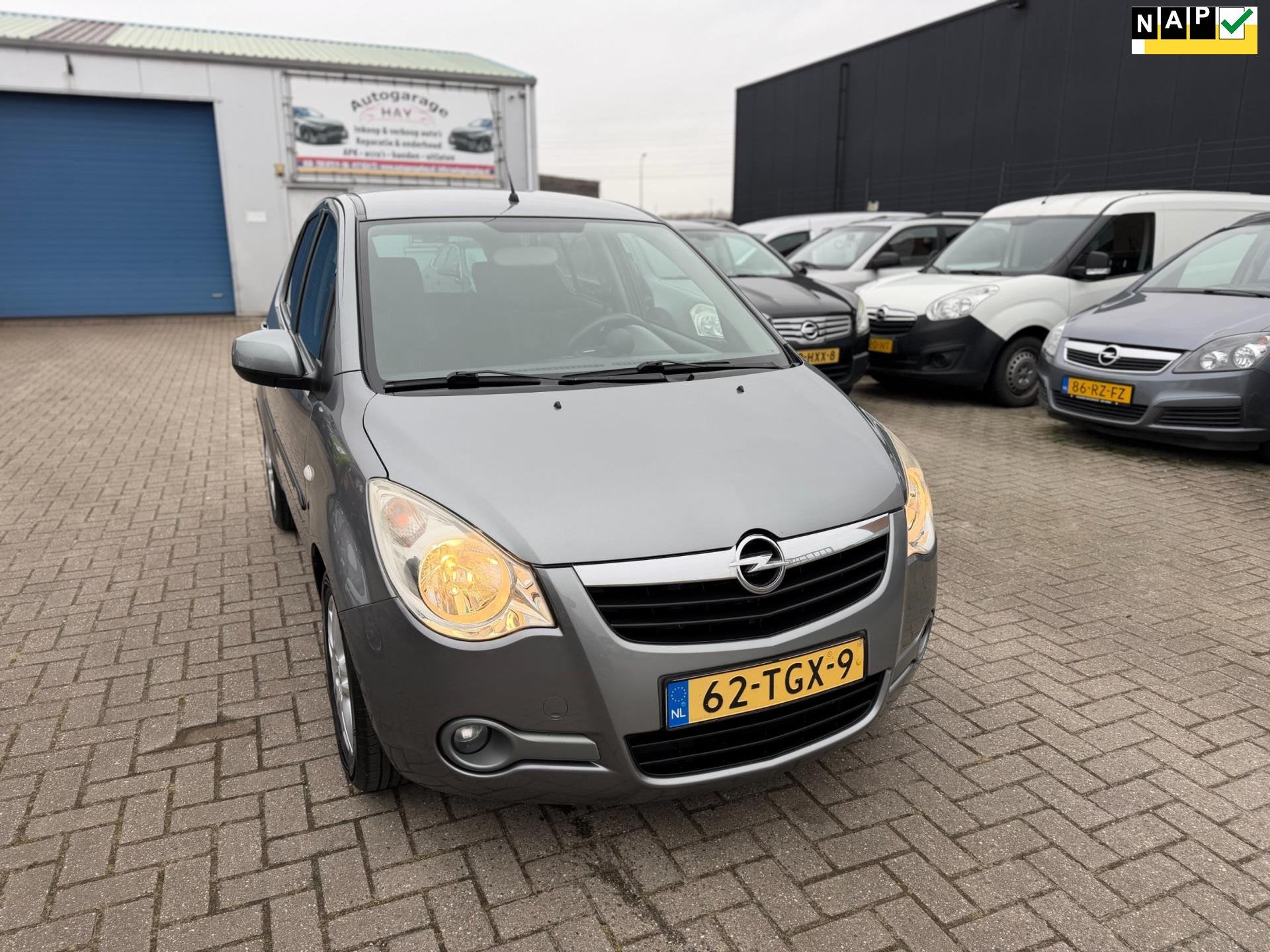 Opel Agila 1.0 Edition, Auto's, Opel, Euro 5, Gebruikt, 31 €/maand, Origineel Nederlands
