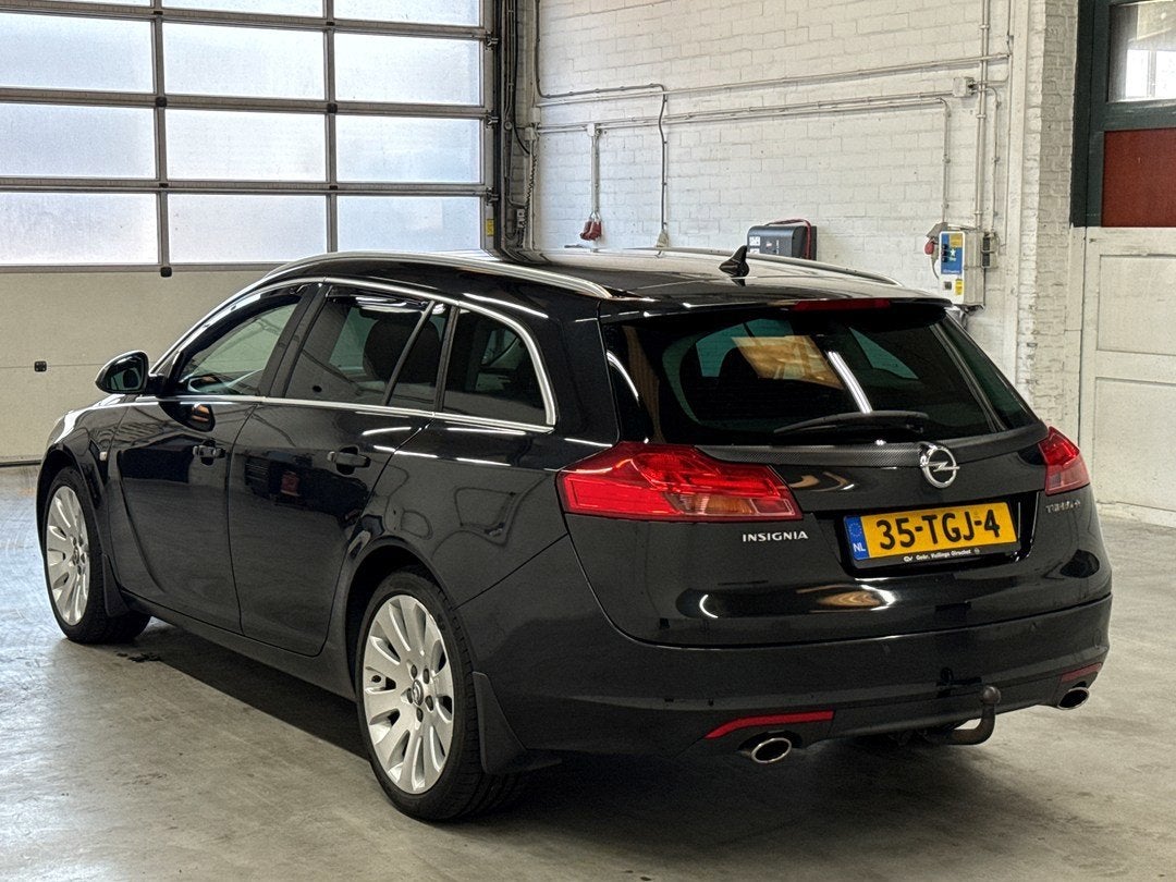 Opel Insignia Sports Tourer 2.0 T Sport 4x4 | Trekhaak | Cru, Auto's, Opel, Zwart, Zwart, Handgeschakeld, Vierwielaandrijving