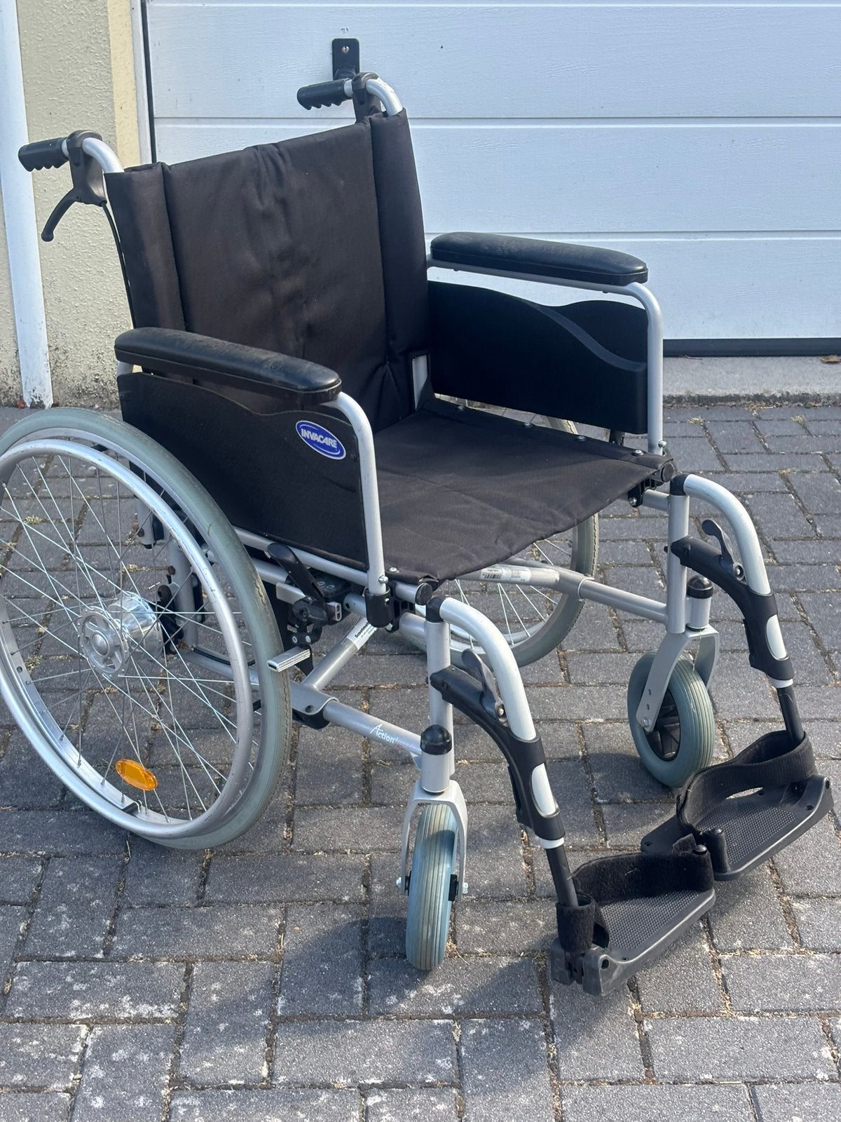 Inklapbare rolstoel van Invacare , nu €100,00., Diversen, Invacare, Meer info ☎️0️⃣6️⃣➖2️⃣0️⃣9️⃣0️⃣1️⃣0️⃣4️⃣0️⃣, Zo goed als nieuw