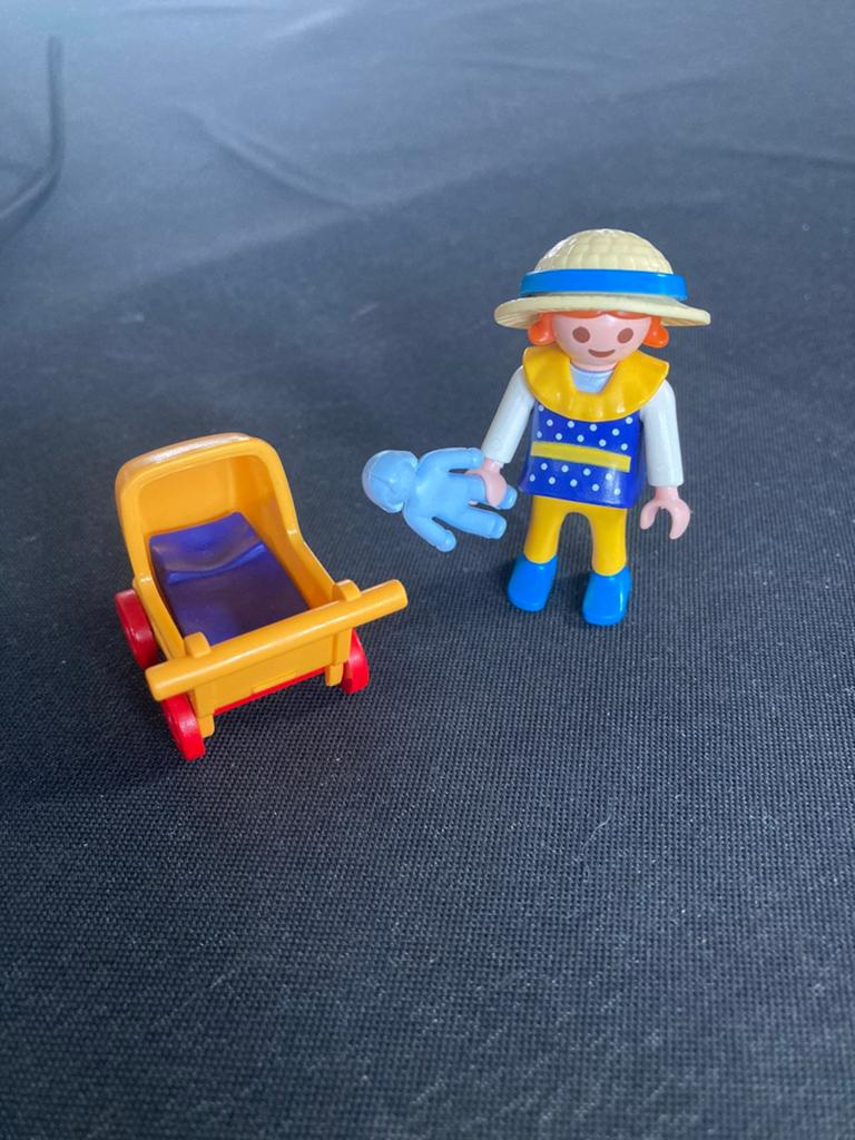 Playmobil meisje met poppenwagen., Ophalen of Verzenden, Zo goed als nieuw
