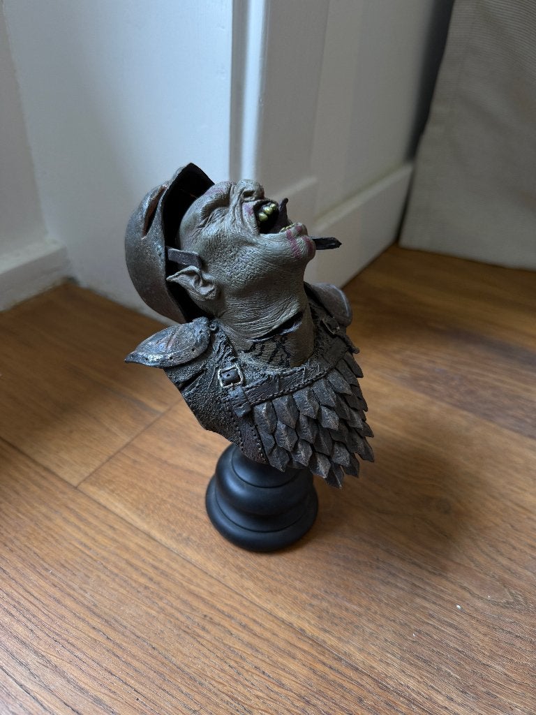 Cleaved Orc figure Lord of the Rings - Sideshow, Ophalen of Verzenden, Gebruikt, Actiefiguurtje