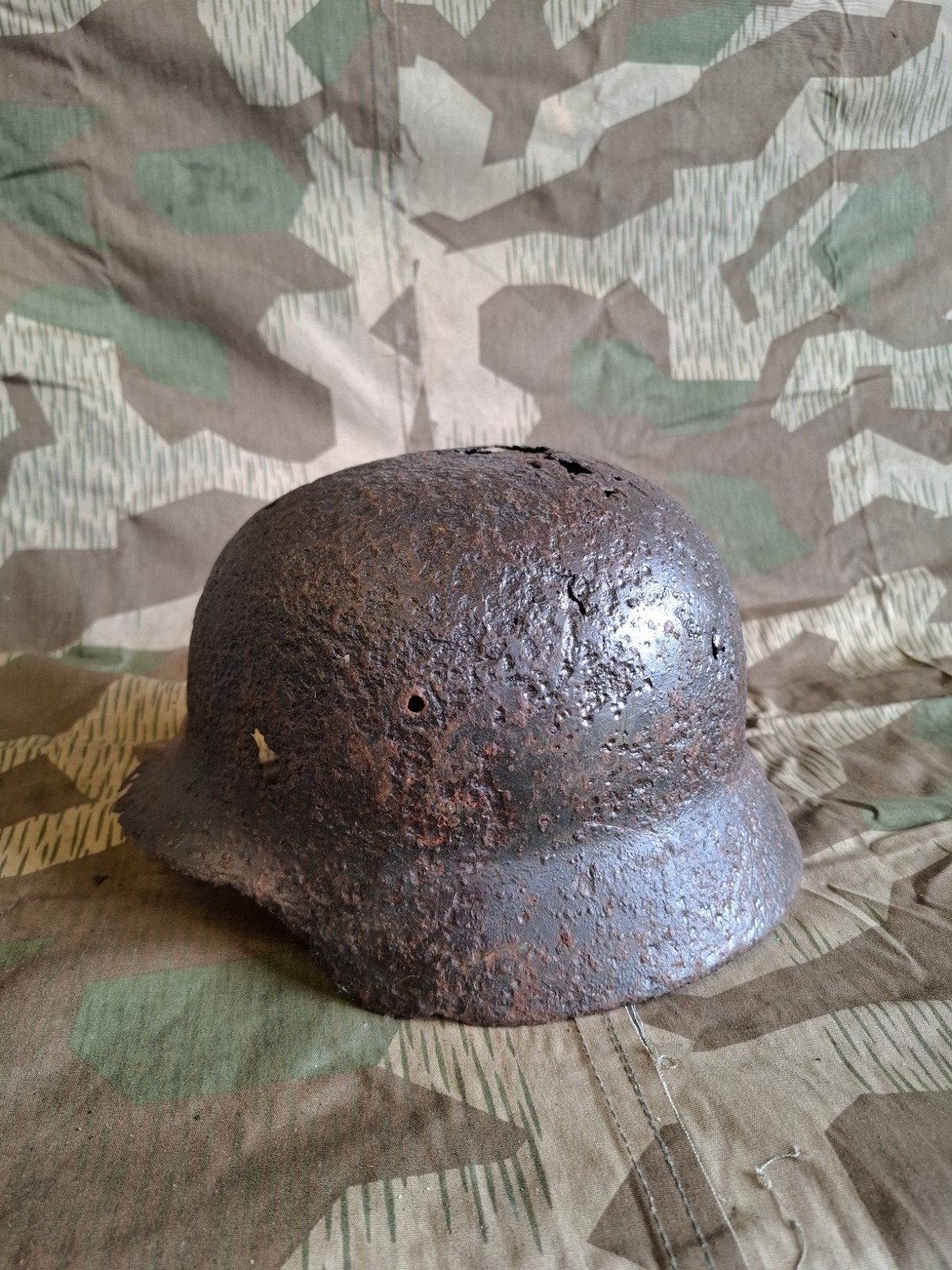 WO2 Duitse M40 bodemvondst helm #1, Ophalen of Verzenden, Duitsland, Helm of Baret
