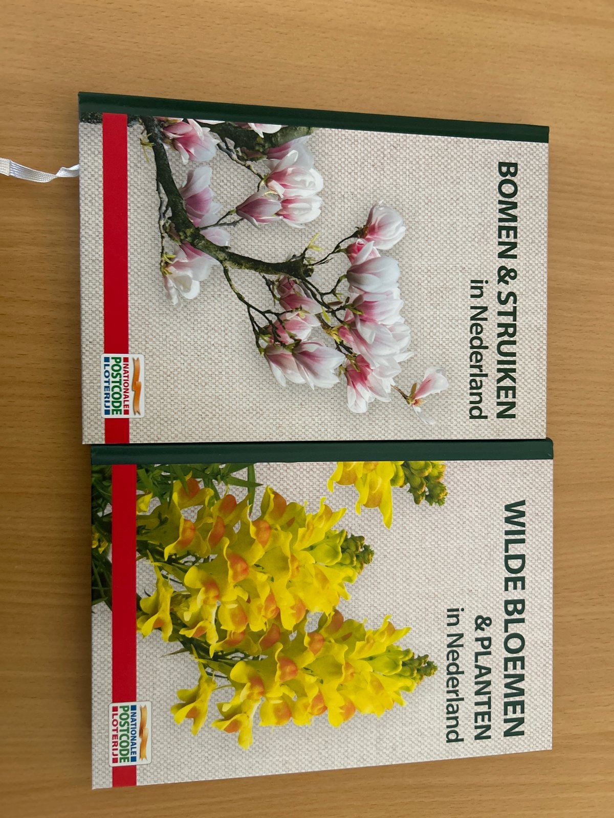 Natuurboeken: Bomen & Struiken en Wilde Bloemen & Planten, Ophalen, Zo goed als nieuw, Bloemen, Planten en Bomen
