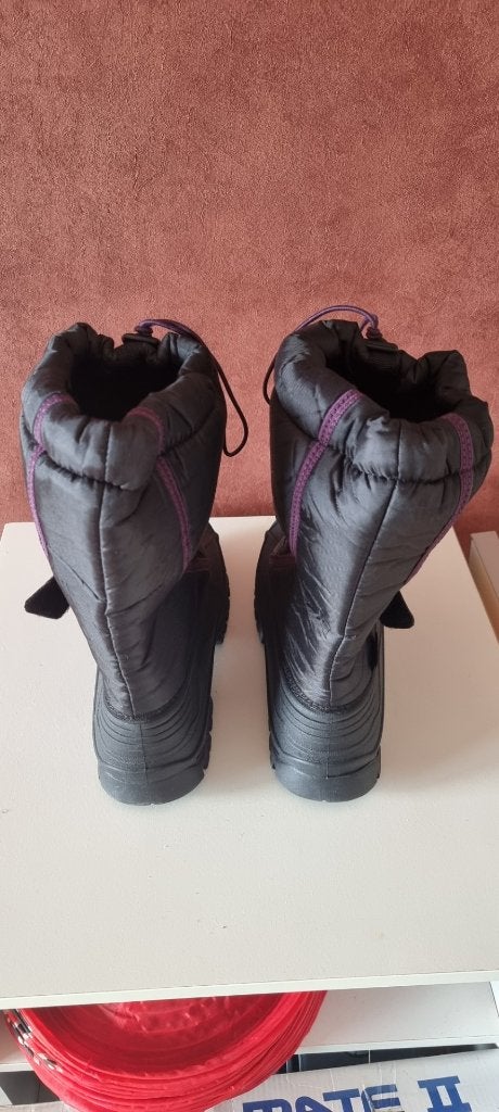 TK: Nieuwe Dames snowboots maat 37, Ophalen of Verzenden, Nieuw, Zwart, Snowboots