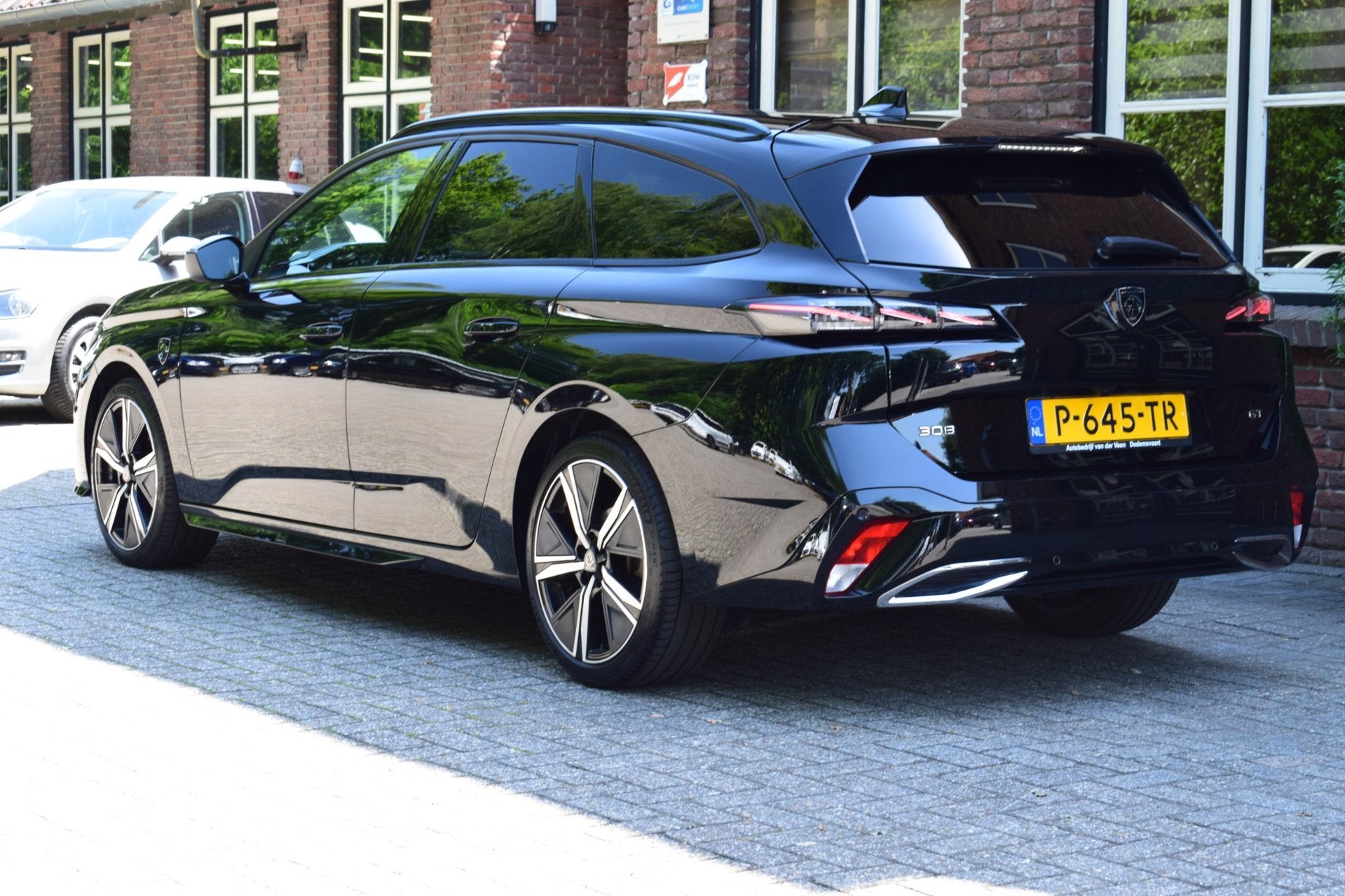 Peugeot 308 SW 1.2 PureTech Automaat GT Camera | Stoel+stuur, Auto's, 1199 cc, Met garantie (alle), Zwart, Origineel Nederlands