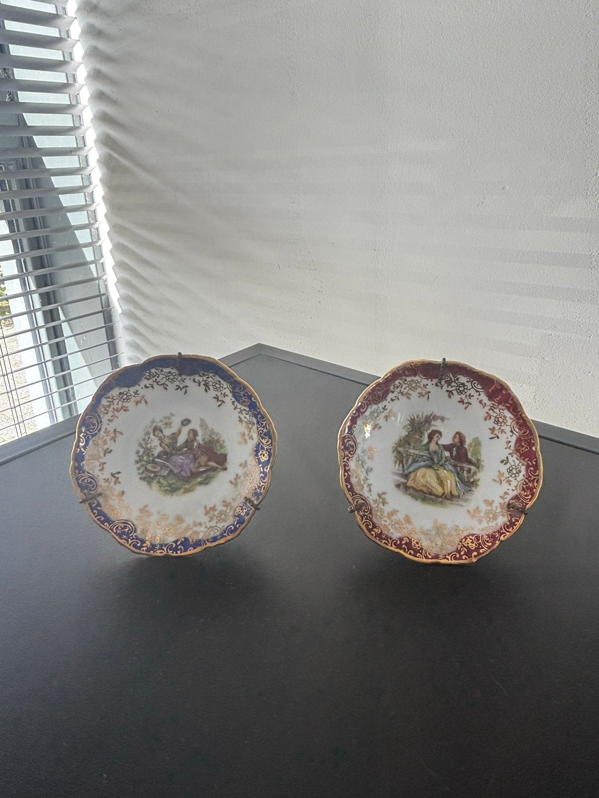 Set van 2 Limoges porseleinen decoratieve bordjes, Ophalen of Verzenden