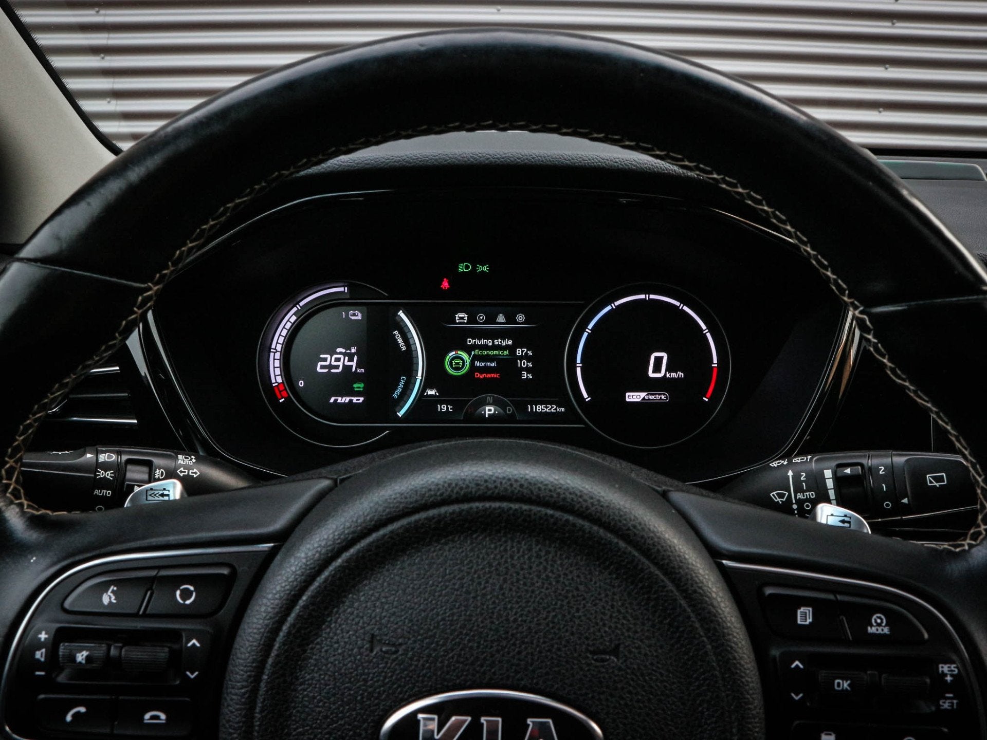 Kia e-Niro DynamicPlusLine 64 kWh Clima | Cruise | Navi | Op, Auto's, Gebruikt, Zwart, 1712 kg, Leder en Stof