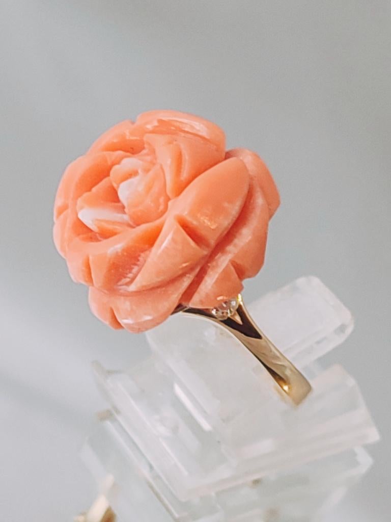 Exclusieve ring met roosgeslepen koraal en diamanten, Ophalen of Verzenden, Zo goed als nieuw, 17 tot 18, Met edelsteen