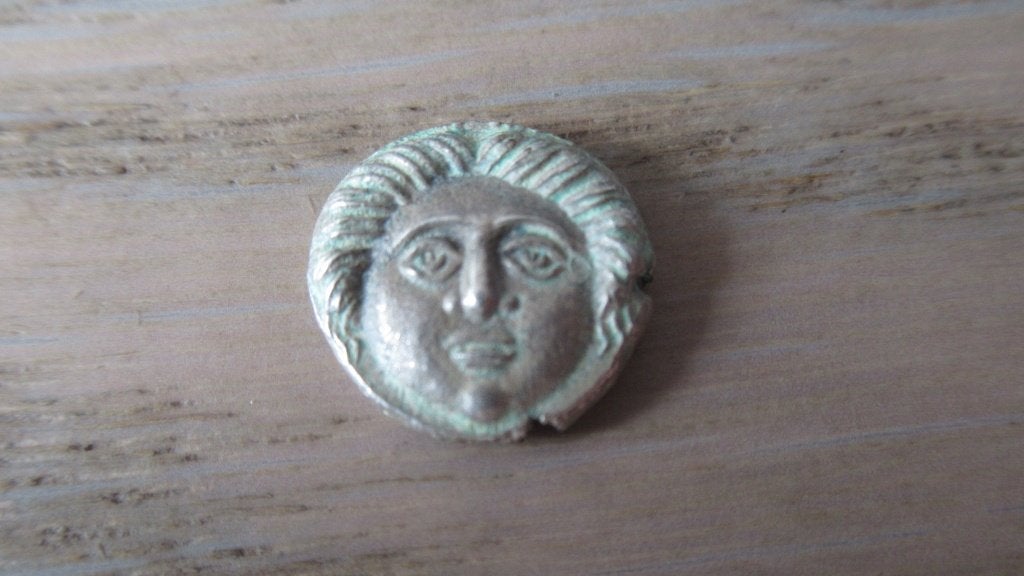 Zilveren muntje met afb hoofd van Medusa / bodemvondst, Vóór koninkrijk, Zilver, Losse munt, Overige waardes