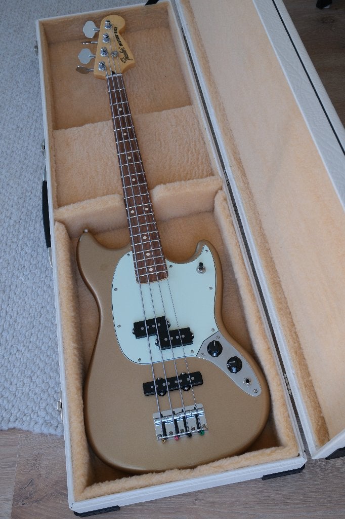 Fender Mustang Bass PJ PF FMG, Muziek en Instrumenten, Snaarinstrumenten | Gitaren | Bas, Ophalen, Zo goed als nieuw, Elektrisch