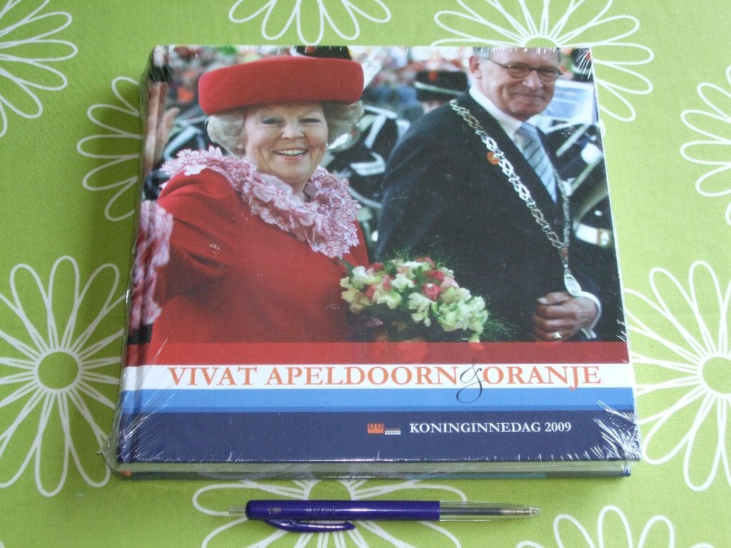 Nieuw in seal: Koninginnedag 2009 Vivat Apeldoorn Oranje, Boeken, Ophalen of Verzenden, Nieuw