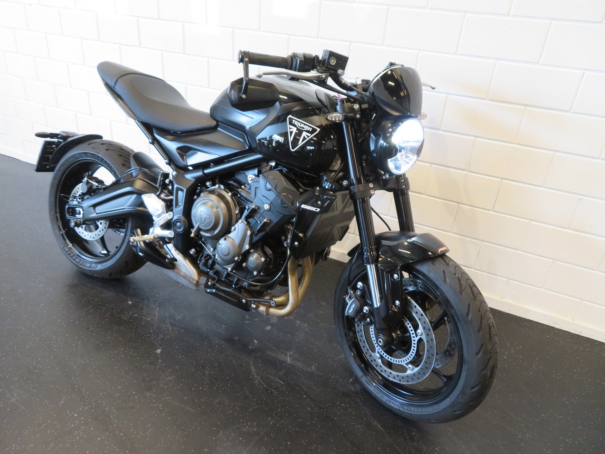 Triumph Trident 660 ABS NIEUWSTAAT!, Naked bike, 660 cc, Gebruikt, Bedrijf