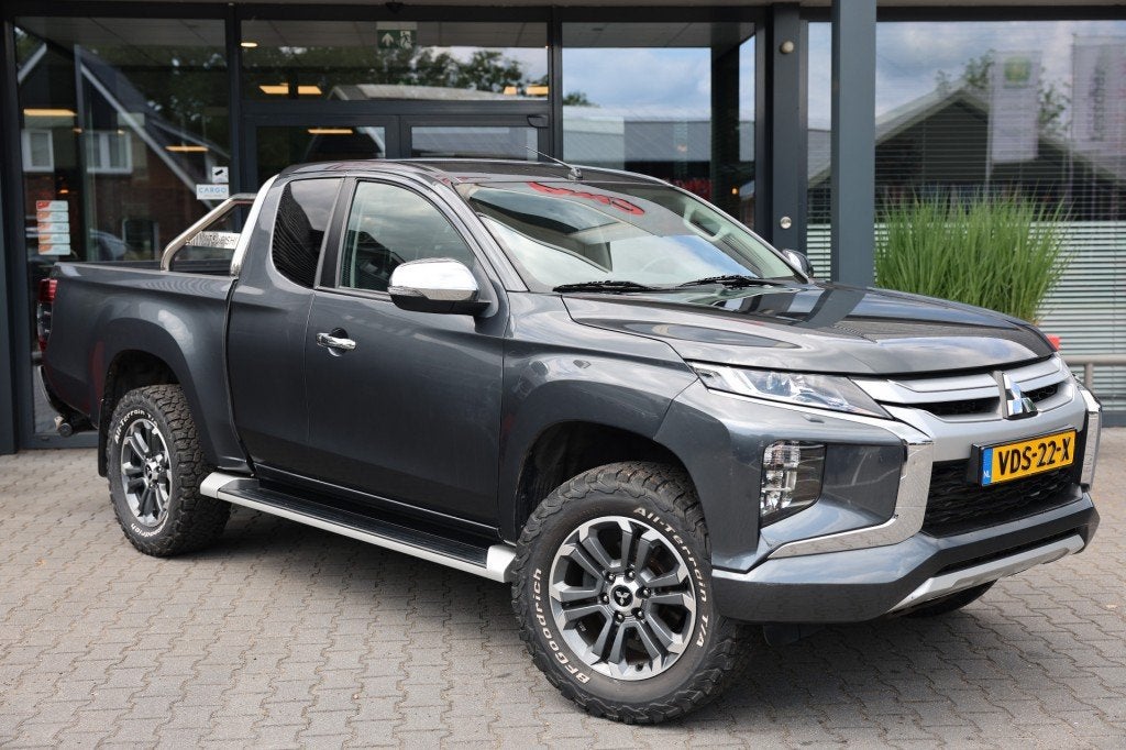 Mitsubishi L200 2.2 DI-D CLUB CAB INTENSE 4WD VAN, 2268 cc, 3000 kg, Bedrijf, 2 stoelen