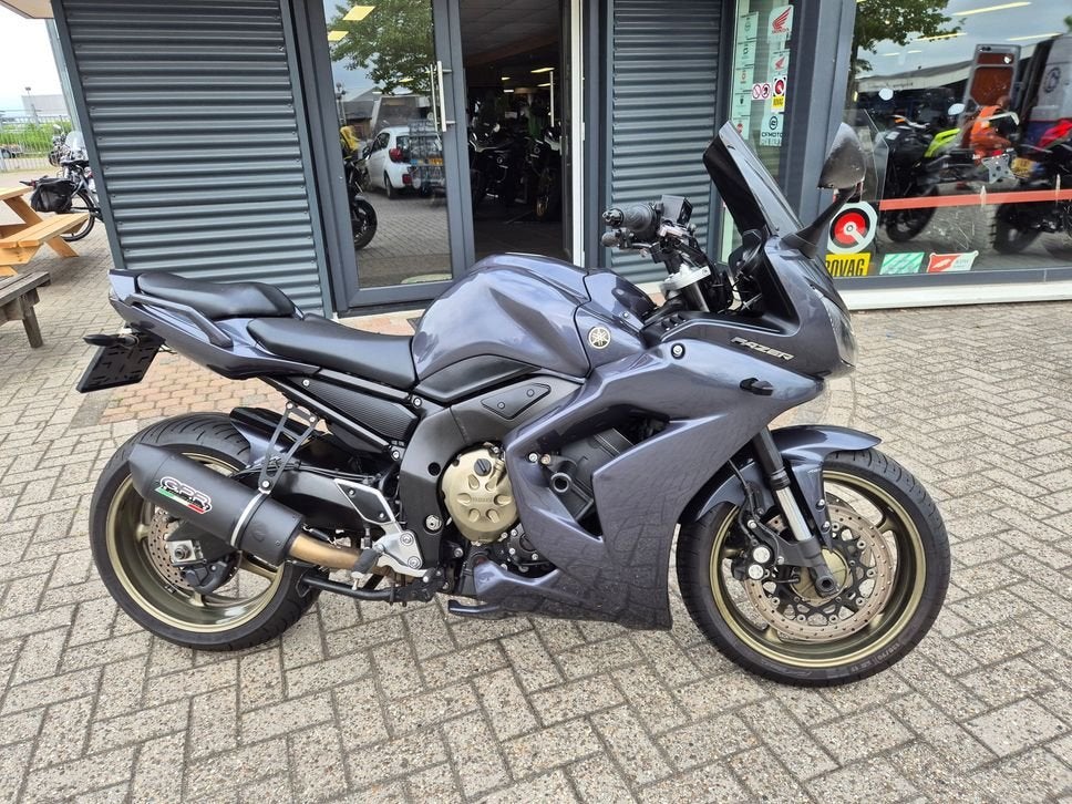 YAMAHA FZ 1 Fazer ABS (bj 2009) 37,729 km, Motoren, 4 cilinders, Motorrijbewijs A, Bedrijf, Onbekend