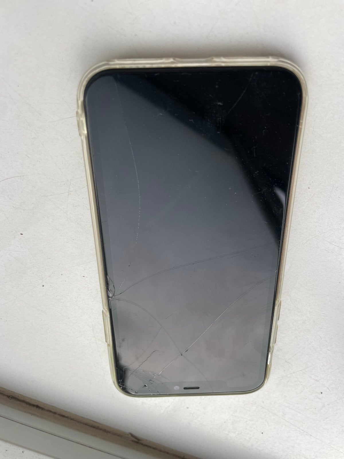 iPhone 11 64GB Wit - beschadigd scherm, Telecommunicatie, Wit, 64 GB, Zonder simlock, Niet werkend