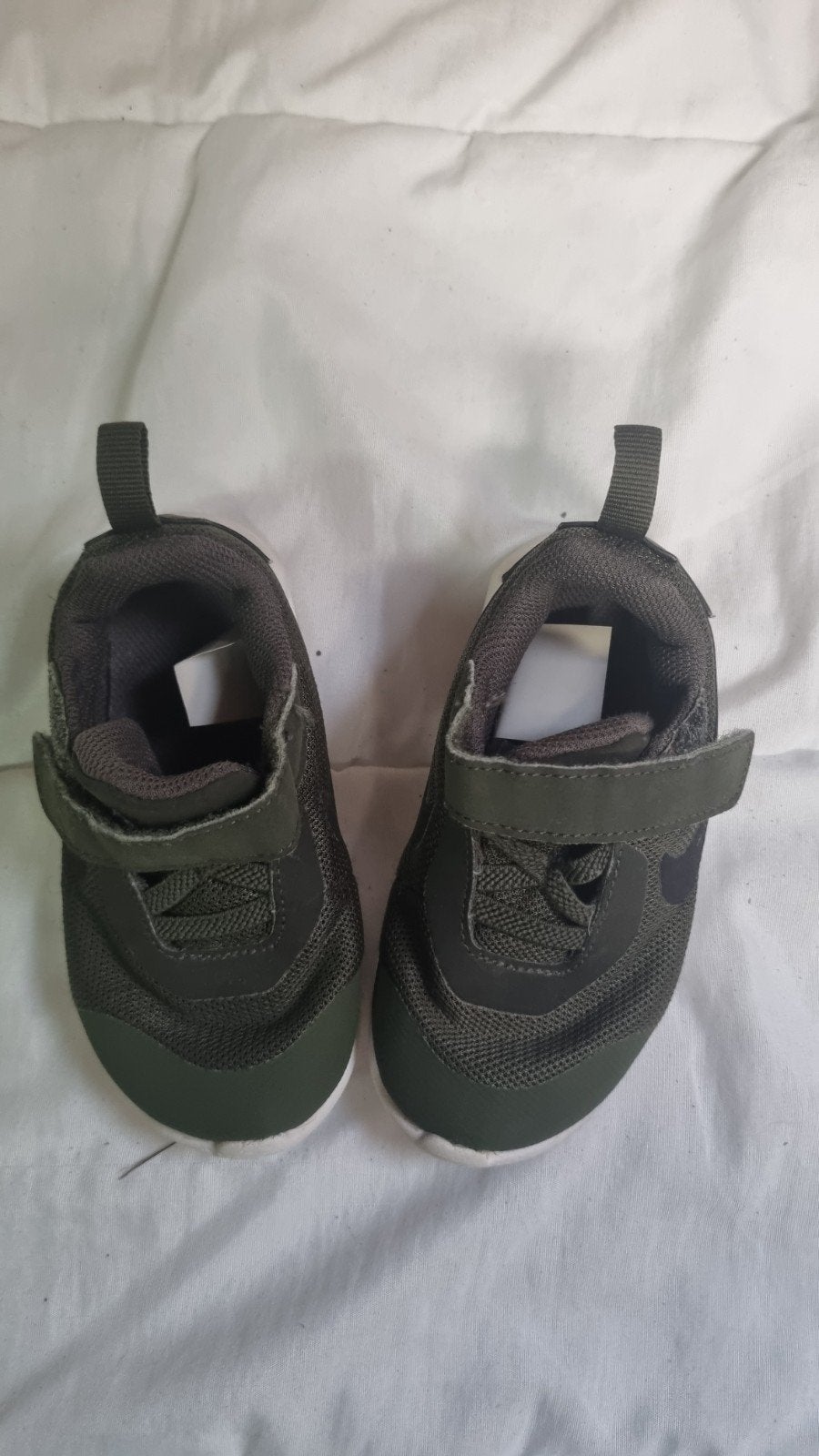 Leuke groene gedragen gympjes maat 23.5, Kinderen en Baby's, Babykleding | Schoentjes en Sokjes, Jongetje of Meisje, Ophalen of Verzenden