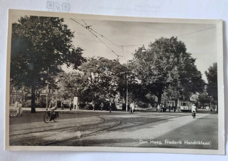 KRT.1452. Den Haag. Frederik Hendrikplein met tram., Ophalen of Verzenden, 1920 tot 1940, Ongelopen, Zuid-Holland