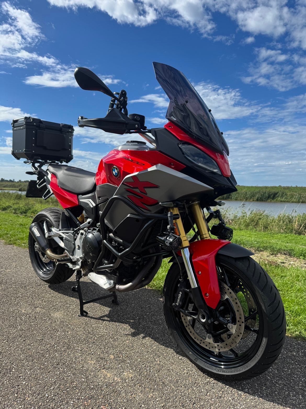 BMW F 900 XR A2 – 2021 – Full option & Vol vermogen, Occasion, Handvatverwarming, Particulier, Toermotor
