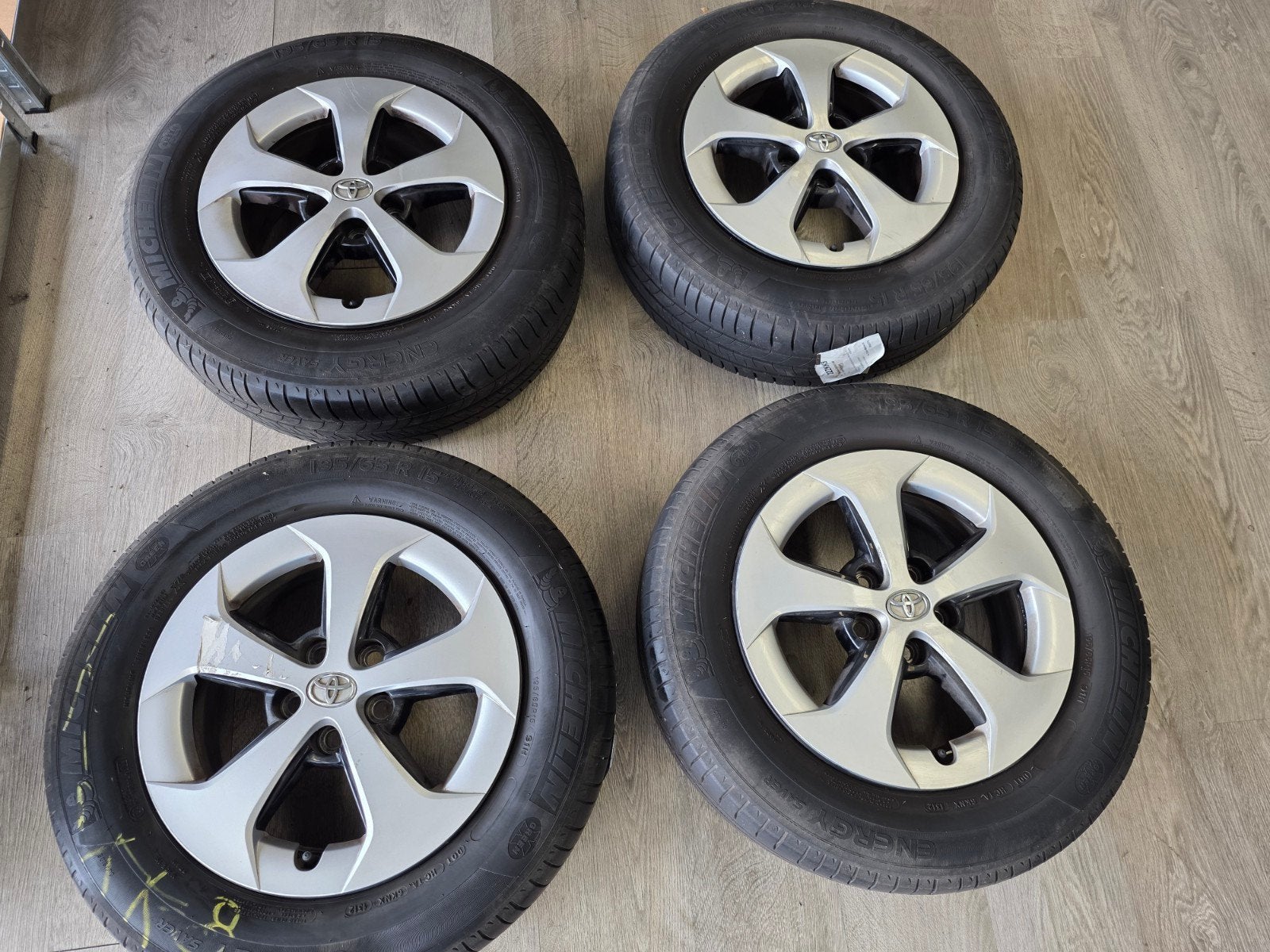 Prius 16 inch Originele velgen met zomerbanden, Ophalen, Banden en Velgen, 17 inch, Personenwagen