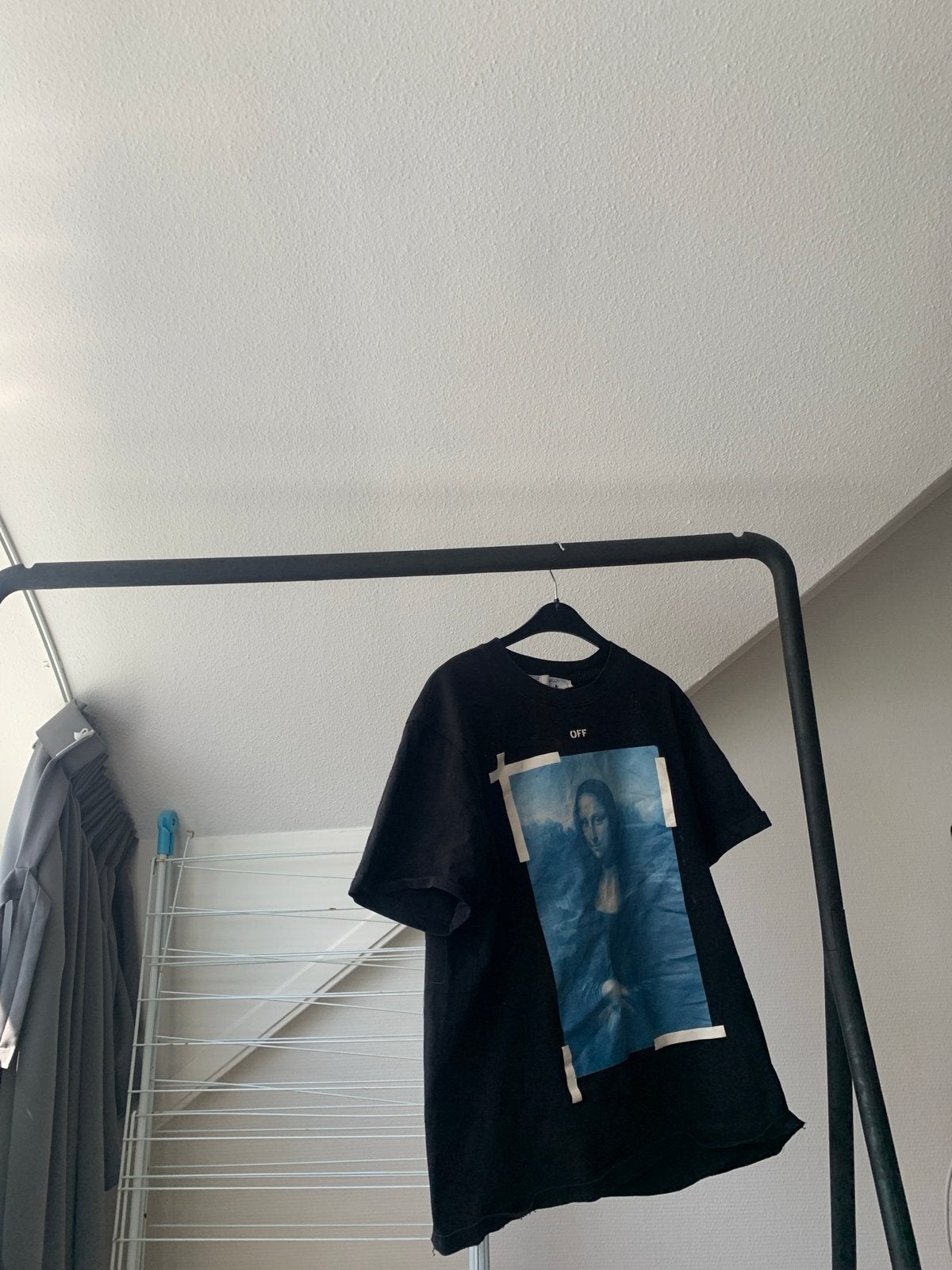 Off-White Mona Lisa T-shirt Zwart, Ophalen of Verzenden, Zo goed als nieuw, Maat 48/50 (M), Zwart