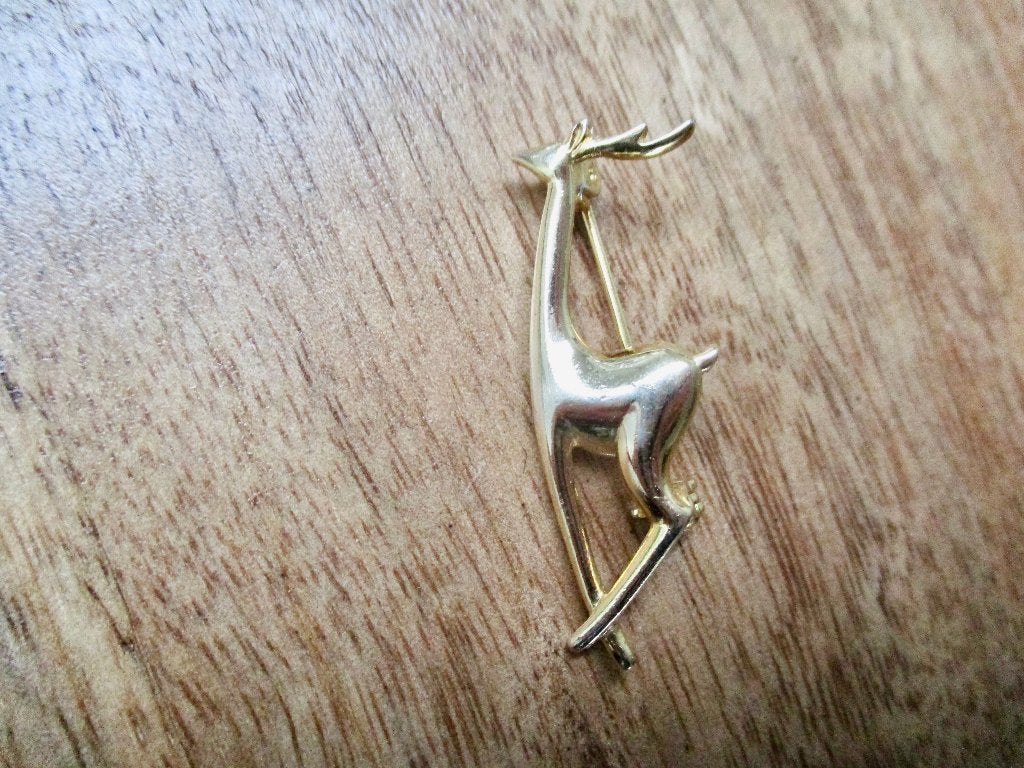 Goudkleur broche model HERTje, Sieraden, Tassen en Uiterlijk, Broches, Overige materialen, Verzenden, Minder dan 4 cm, Zo goed als nieuw