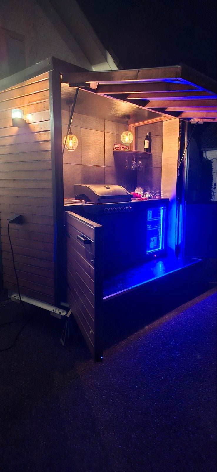 Foto 10 van unieke mobiele buitenkeuken - compleet met BBQ, koekast, ...
