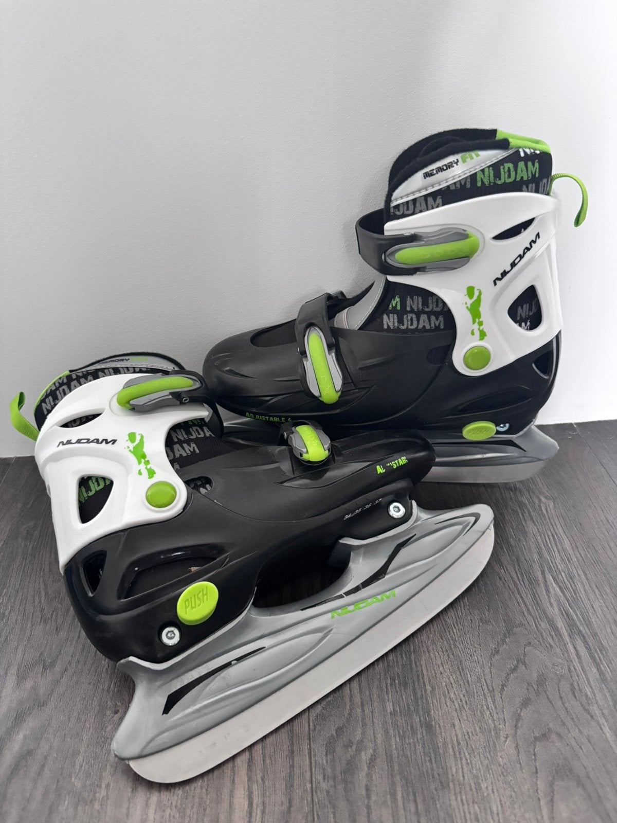Schaatsen Nijdam, Ophalen, Zo goed als nieuw, IJshockeyschaatsen, Nijdam