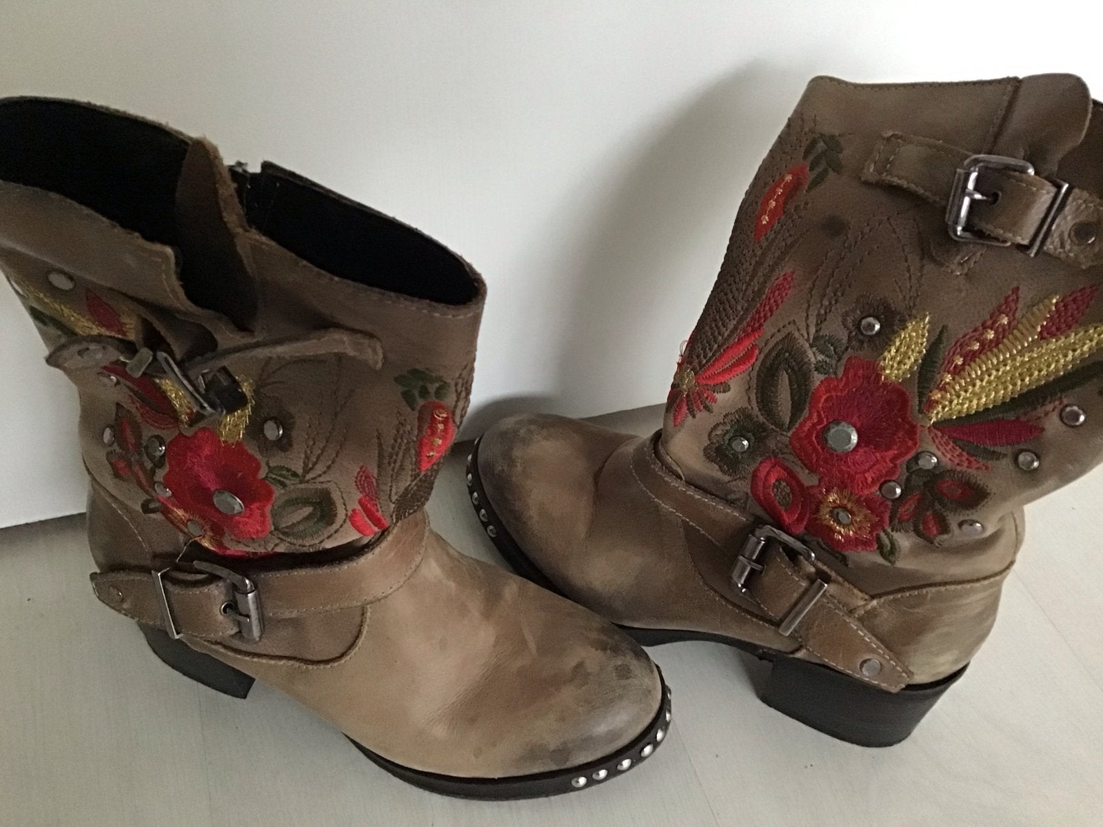 Stoere cowboylaarzen met bloemenborduursel als nieuw,maat 37, Ophalen of Verzenden, Zo goed als nieuw, Bruin, Lage of Enkellaarzen
