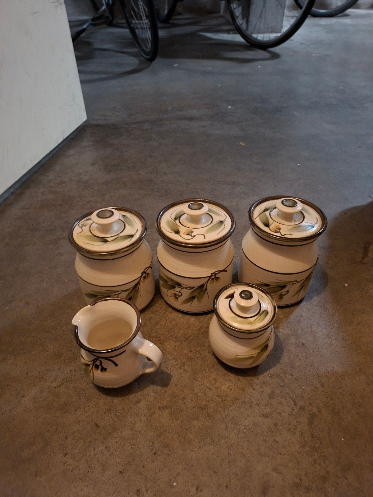 mooie pottenset van ian f cooke pottery Australië, Huis en Inrichting, Gebruikt, Overige merken, Ophalen of Verzenden, Aardewerk