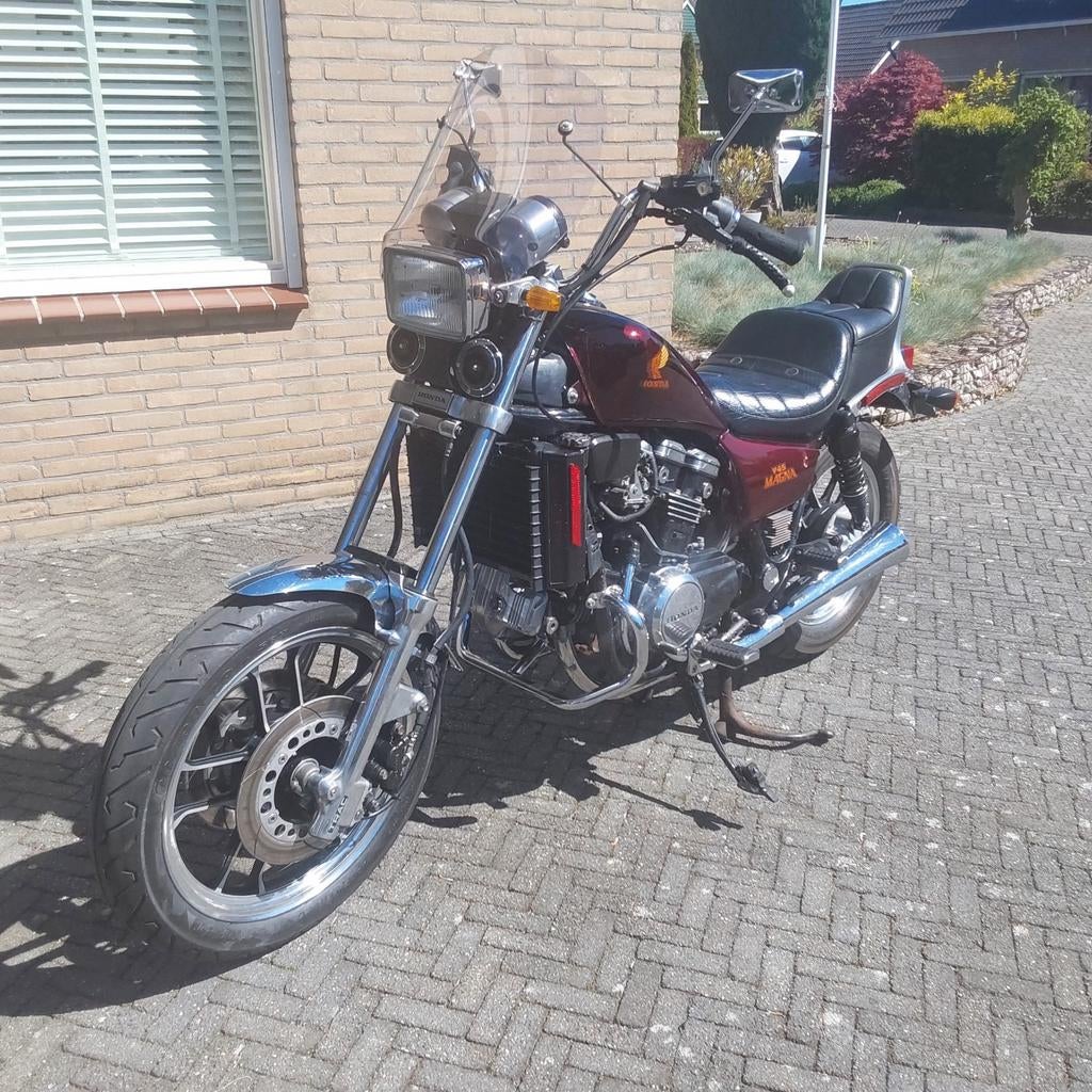 HONDA MAGNA VF750C  1984
