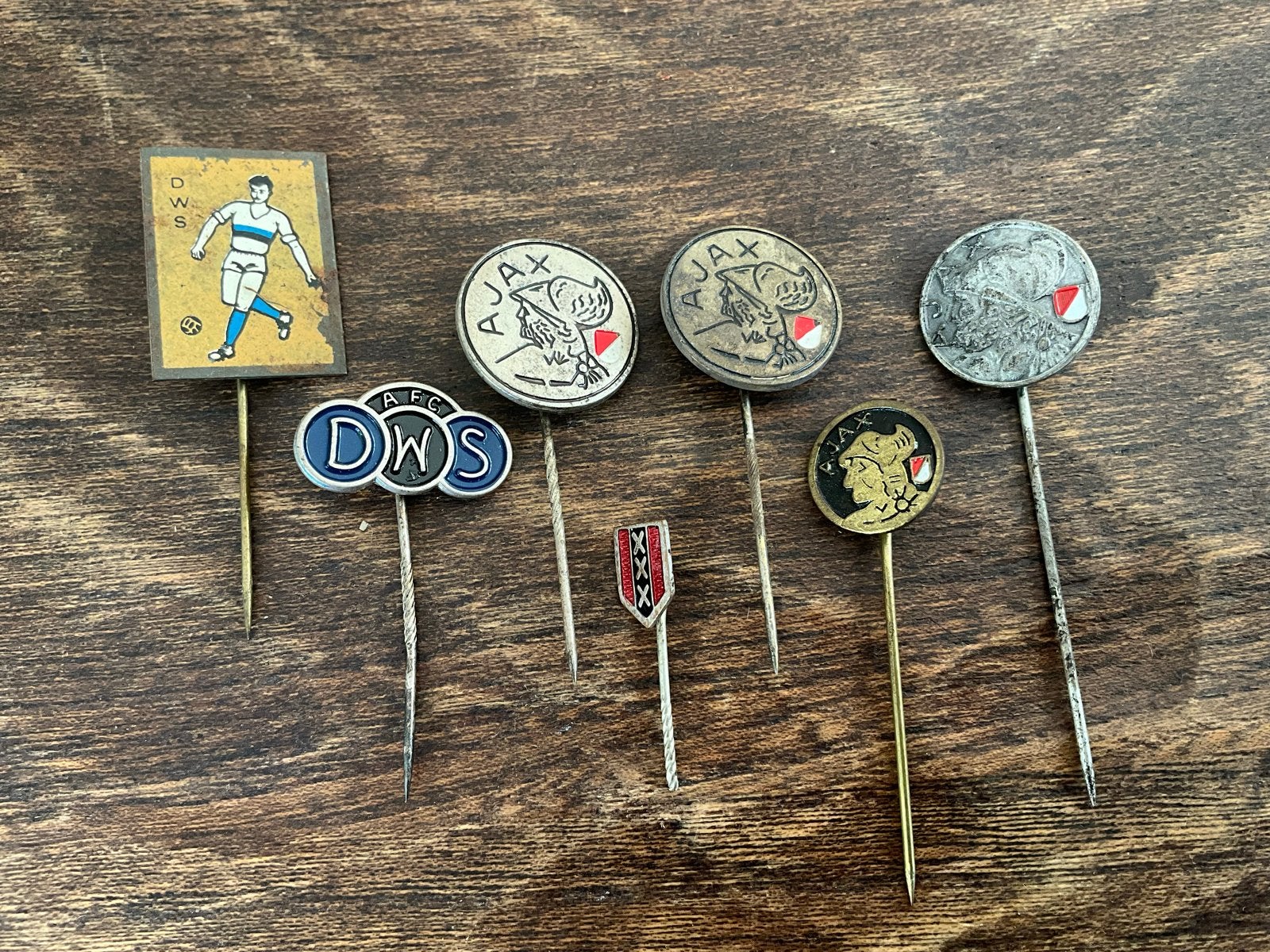 Vintage Voetbal Speldjes - DWS en Ajax Collectie, Ophalen of Verzenden, Gebruikt, Sport, Speldje of Pin
