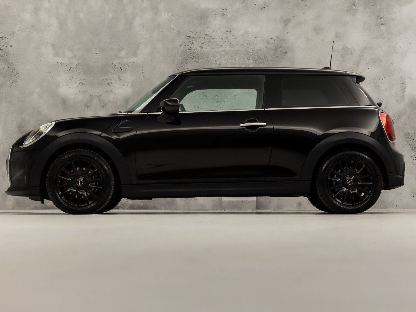 MINI 3-deurs 1.5 Cooper Classic Automaat 136Pk (VIRTUAL COCK, Auto's, 12 maanden, 136 pk, Gebruikt, 4 stoelen