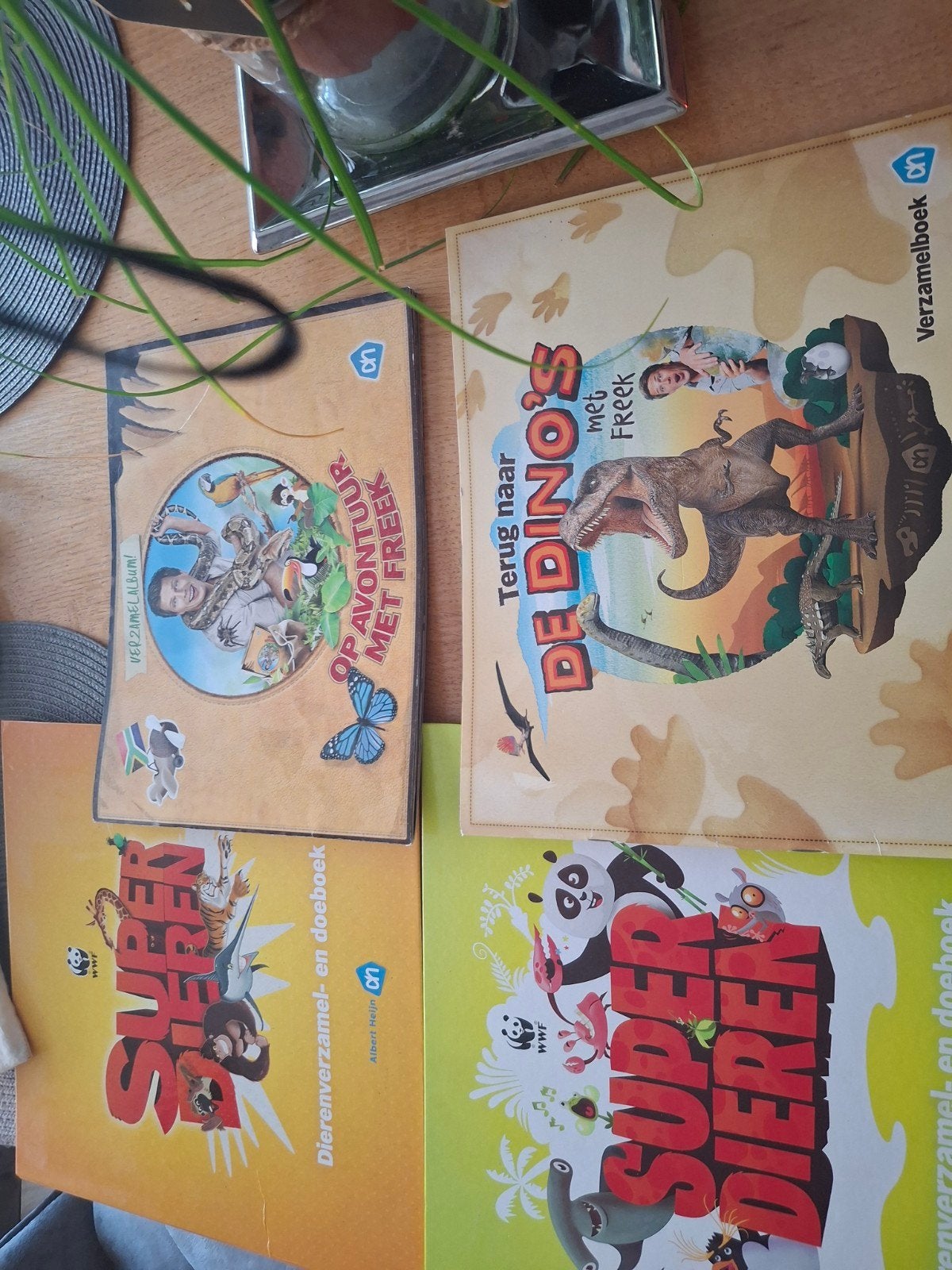 Verzamelwoede  dieren en doeboek superieuren de Dino s op av, Ophalen of Verzenden