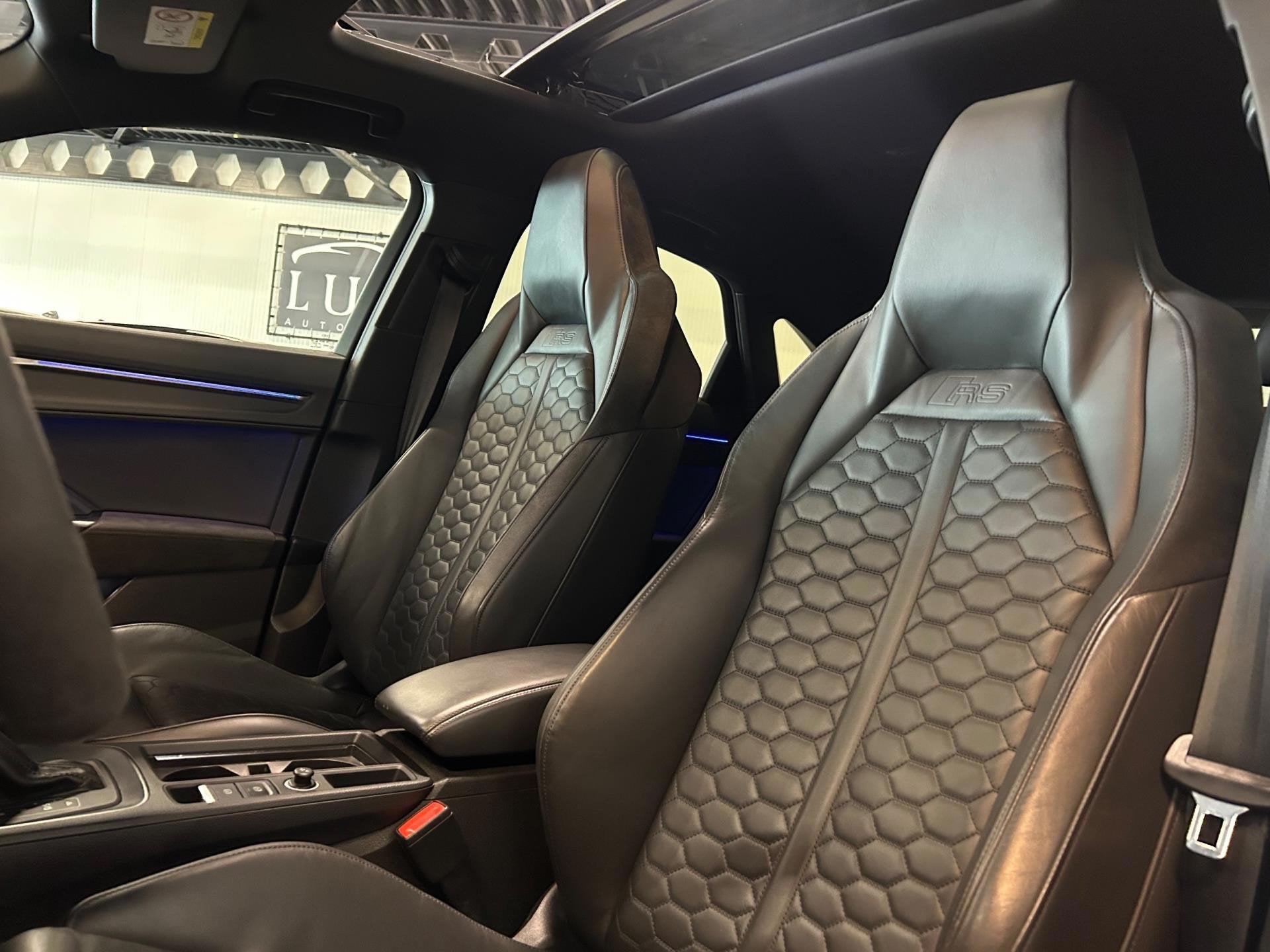 Audi RSQ3 Sportback TFSI RS | PANO | 360 CAMERA | TREKHAAK |, Auto's, Audi, Automaat, Gebruikt, Euro 6, 1675 kg
