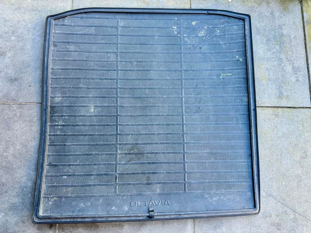 Originele Skoda Octavia III Kofferbakmat (2013-2020), Auto diversen, Kofferbakmatten, Gebruikt, Ophalen