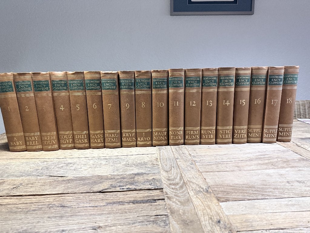 Oosthoek encyclopie uit de jaren 70, Gelezen, Ophalen of Verzenden, Nederland, Overige onderwerpen