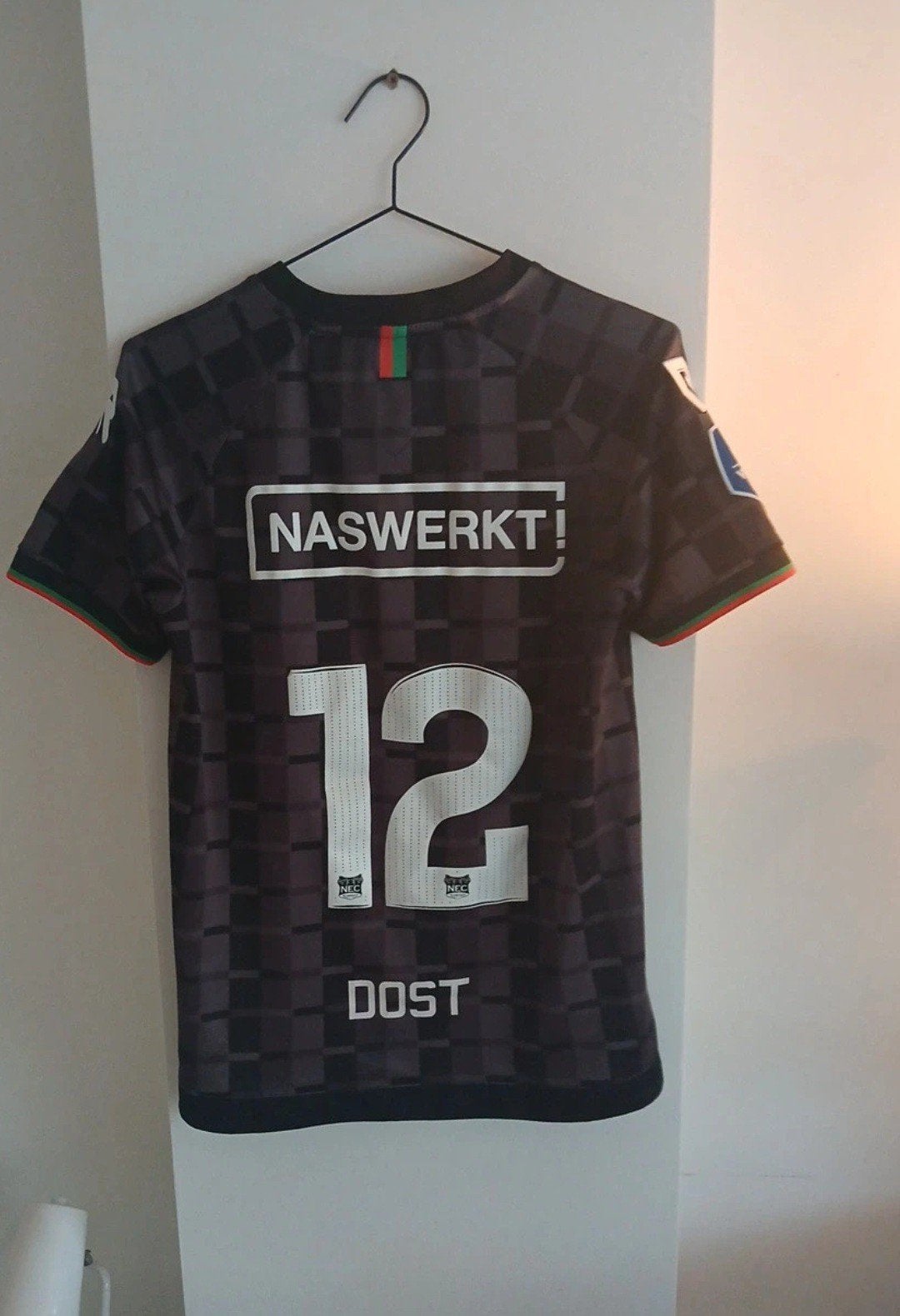 Bas Dost NEC shirt - Maat M - Robey, Verzenden, Maat 48/50 (M), Robey, Voetbal