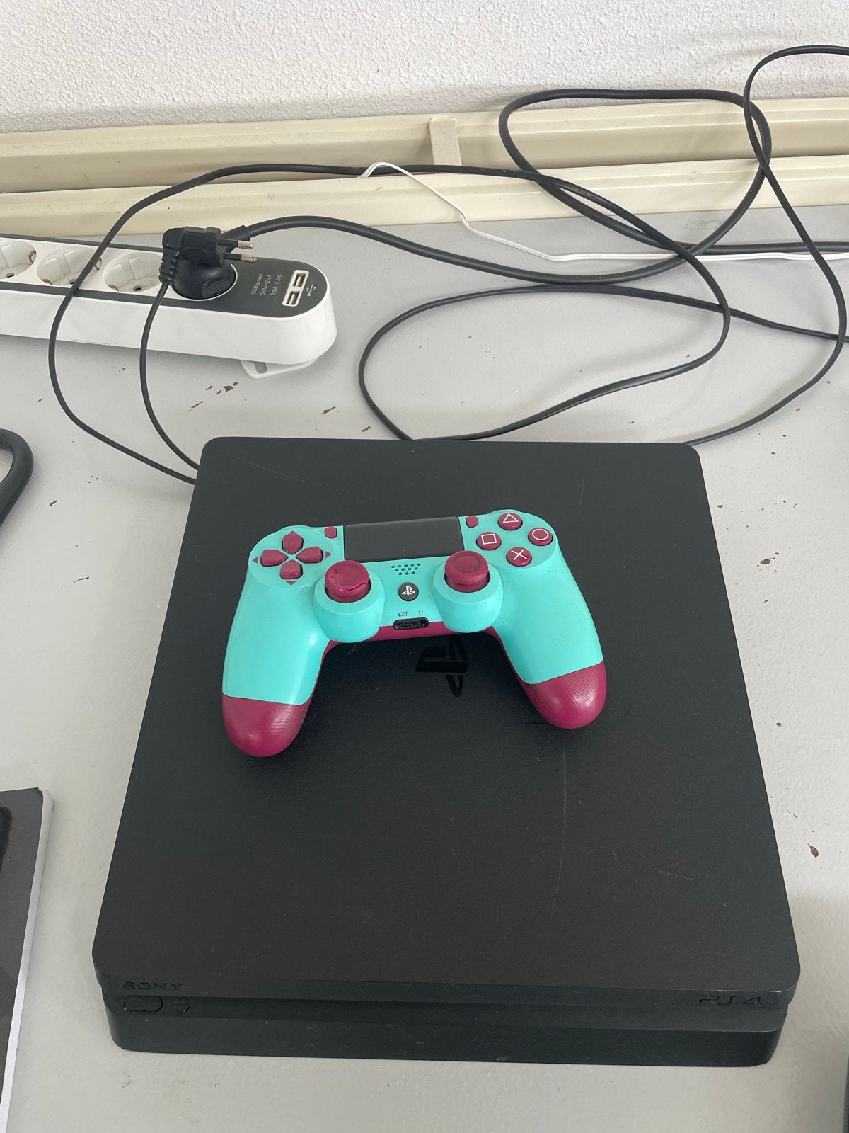 PlayStation 4 Slim met controller, Spelcomputers en Games, Spelcomputers | Sony PlayStation 4, Gebruikt, Ophalen of Verzenden