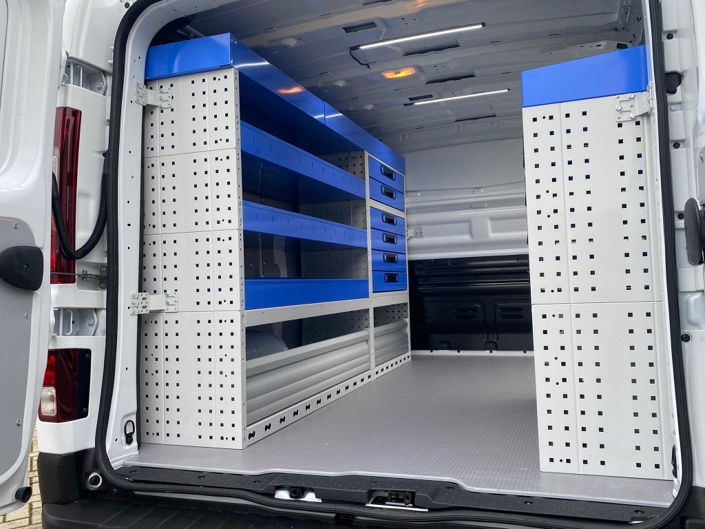 Bus inrichting Electrotechniek | W- installateur | CV, Auto diversen, Ophalen of Verzenden, Bulters Bedrijfswageninrichtingen bv