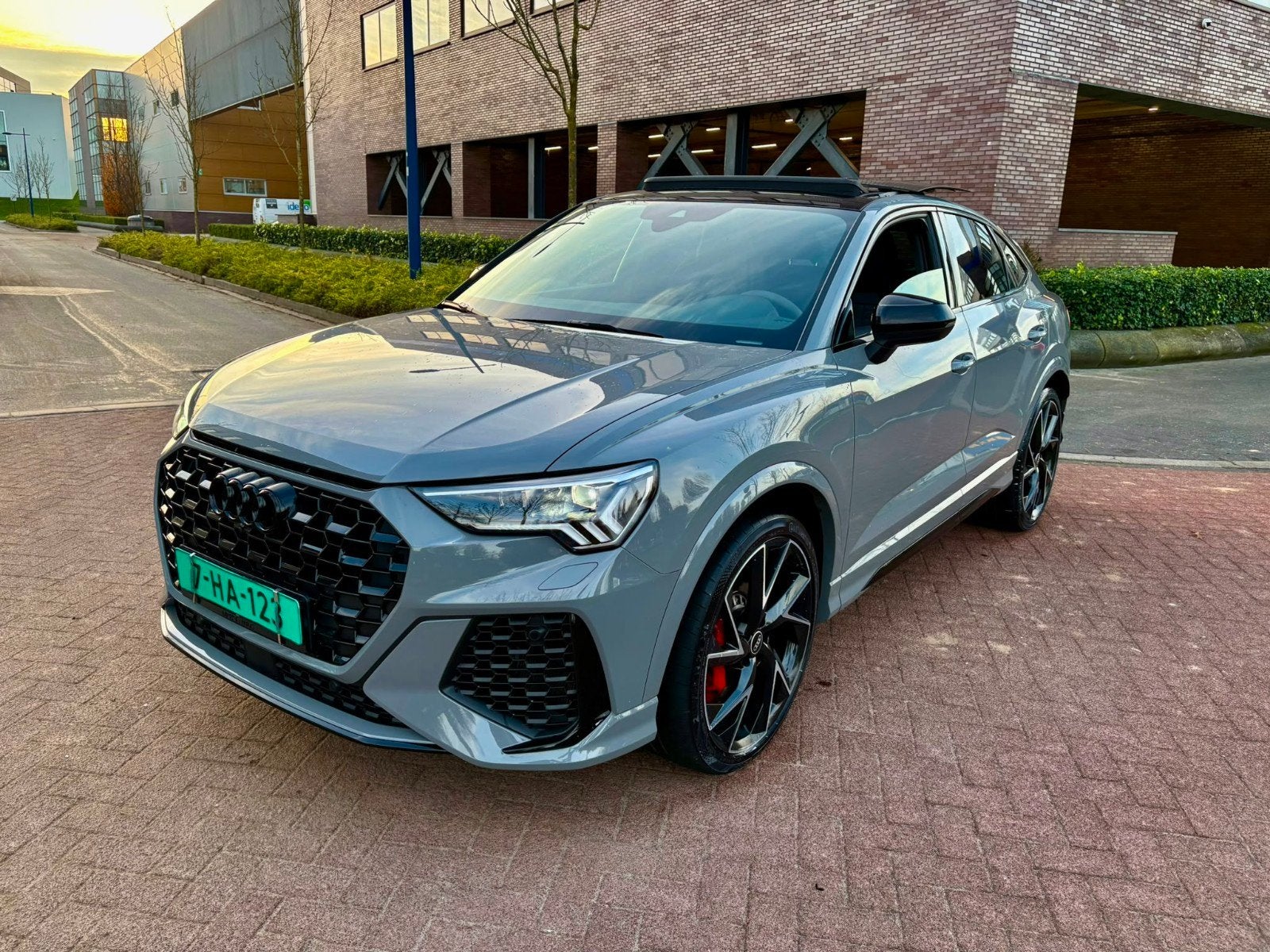 Audi RSQ3 2.5 TFSI Quattro Nardo Pano Sonos 2022 63xxx, Automaat, Zwart, Adaptieve lichten, Bedrijf
