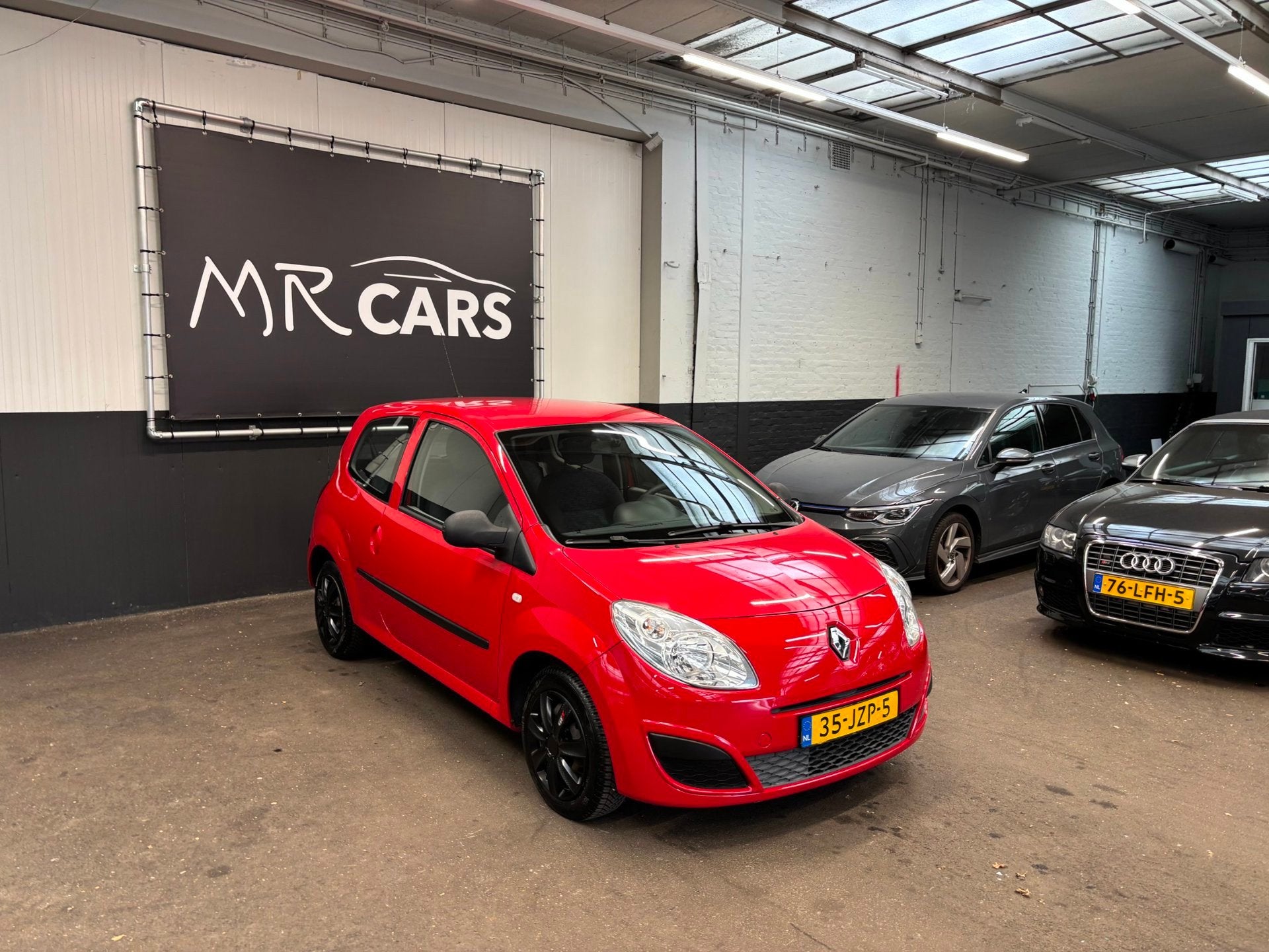 Renault Twingo 1.2 Authentique Airco 17.000KM NAP, Auto's, Voorwielaandrijving, Twingo, Gebruikt, 31 €/maand