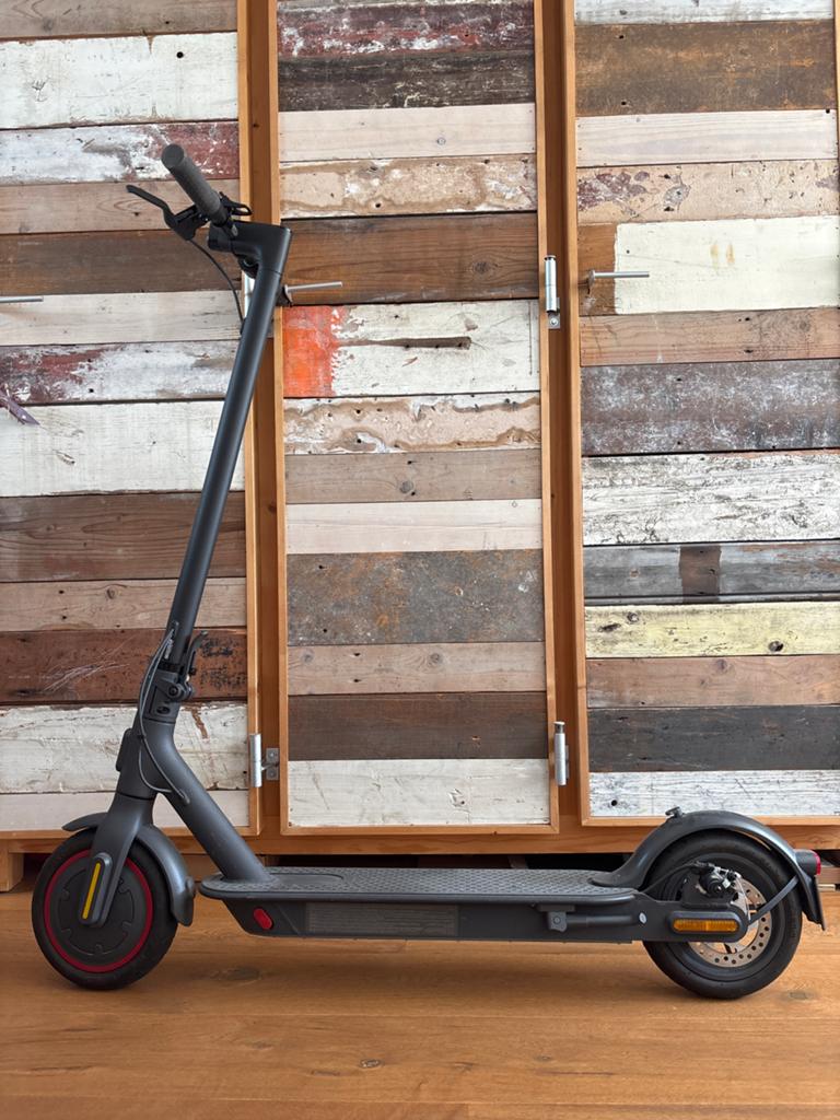 Xiaomi M365 Pro elektrische step met extra banden, Ophalen, Gebruikt, Elektrische step (E-scooter)