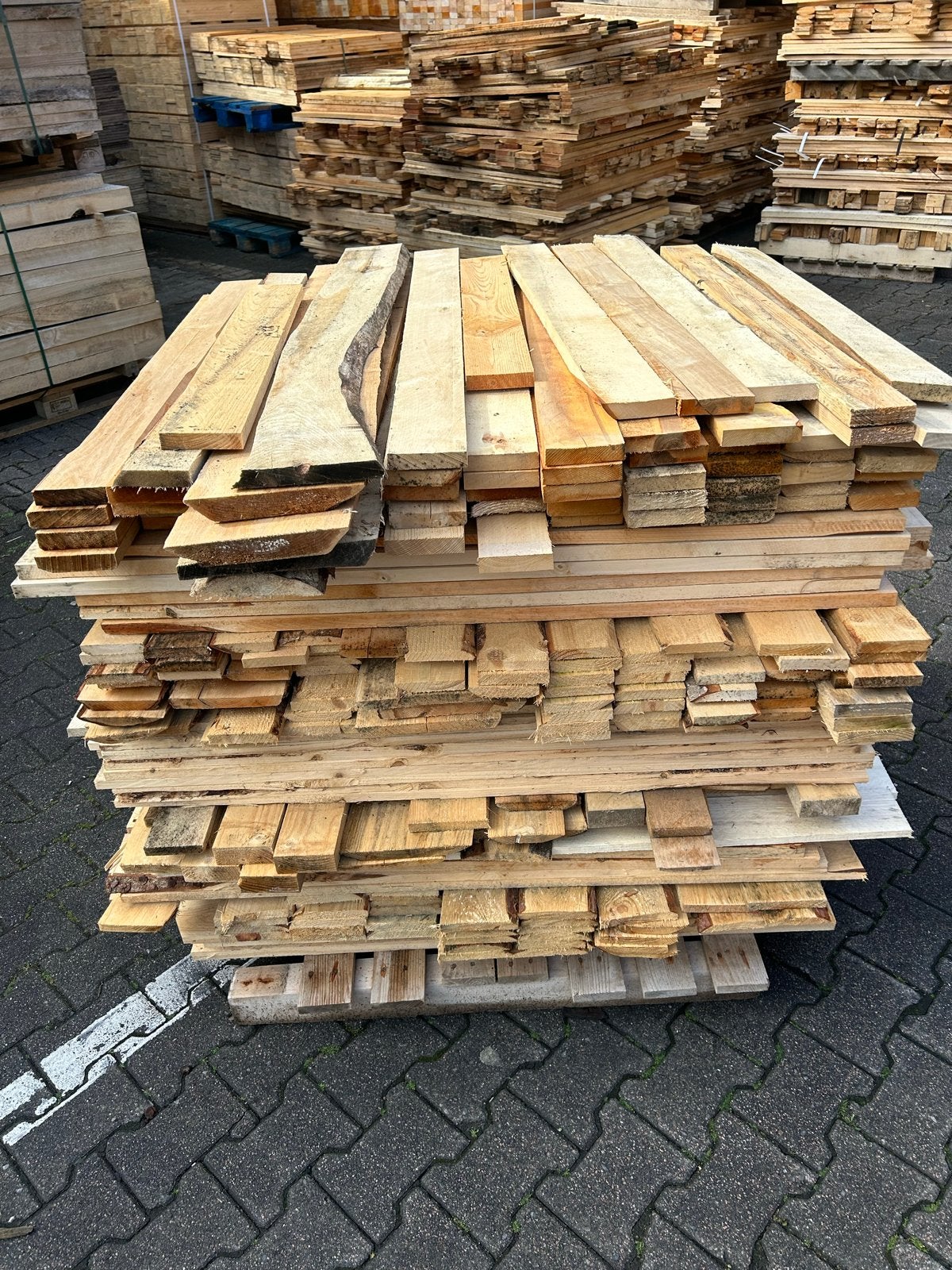 Diverse partij houten planken, Doe-het-zelf en Verbouw, Hout en Planken, Gebruikt, 25 tot 50 mm, Grenen, Ophalen of Verzenden